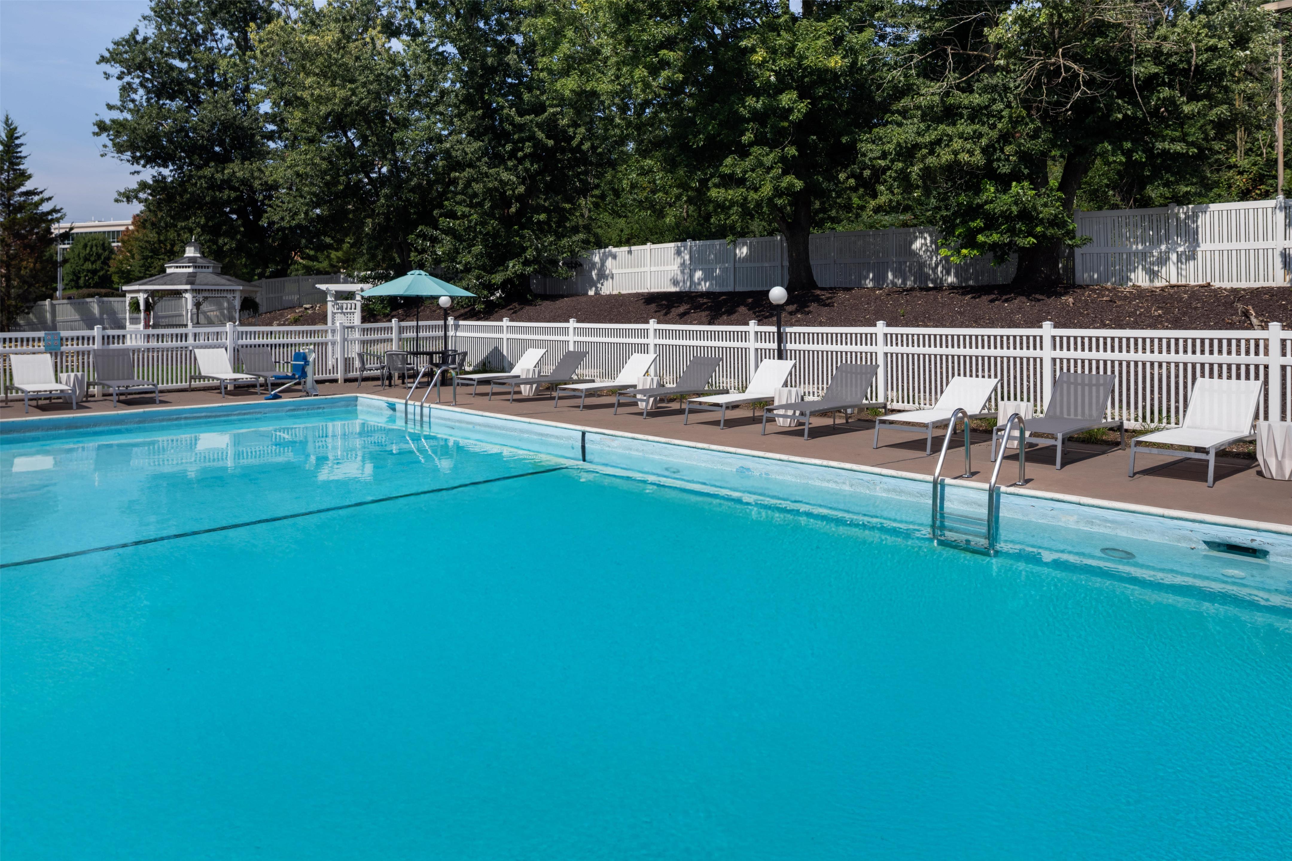 Pool | DoubleTree by Hilton Pittsburgh - Meadow Lands