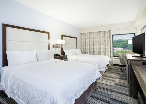  - Hampton Inn University Center Pittsburgh