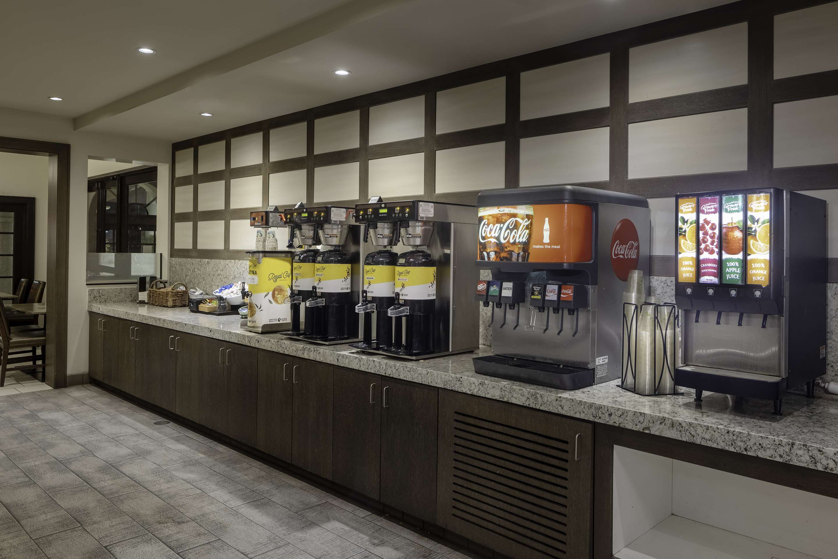 Restaurant | Embassy Suites by Hilton Palm Desert