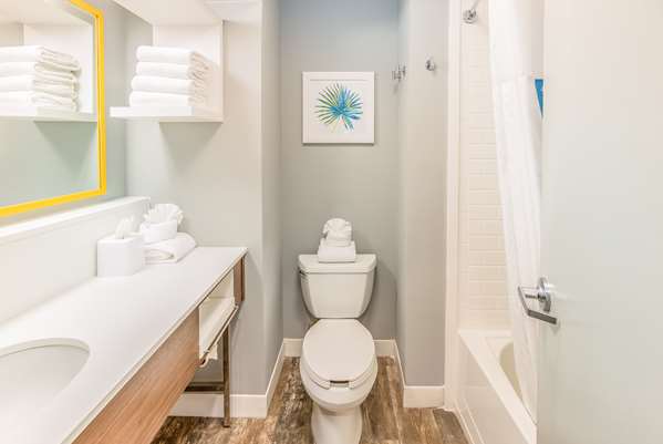  - Hampton Inn Pensacola Beach