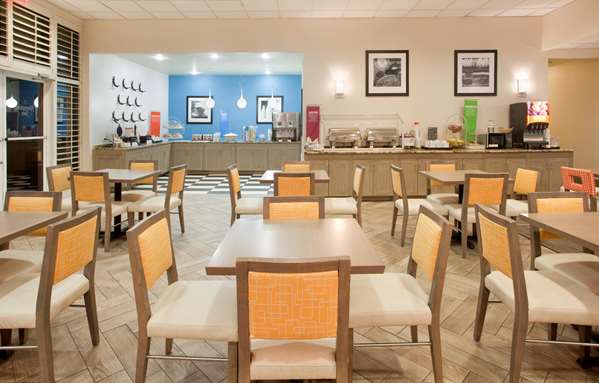 Restaurant - Hampton Inn Pensacola Beach
