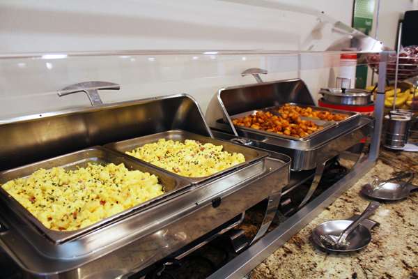 Amenities - Hampton Inn Pensacola Beach