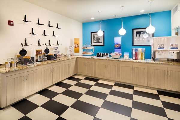 Restaurant - Hampton Inn Pensacola Beach