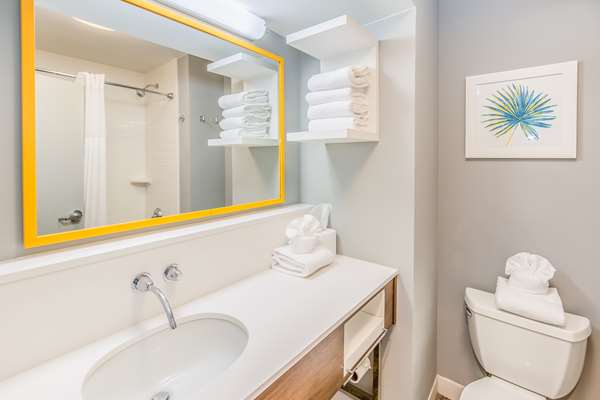  - Hampton Inn Pensacola Beach