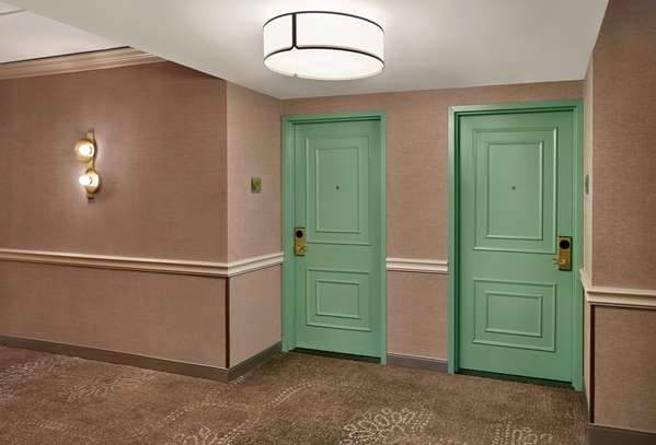  - Hilton Hotel Pearl River