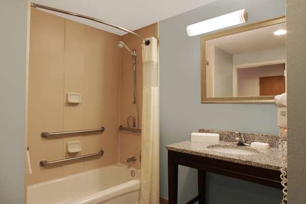  - Hampton Inn & Suites Port St Lucie - I-95, Exit 121