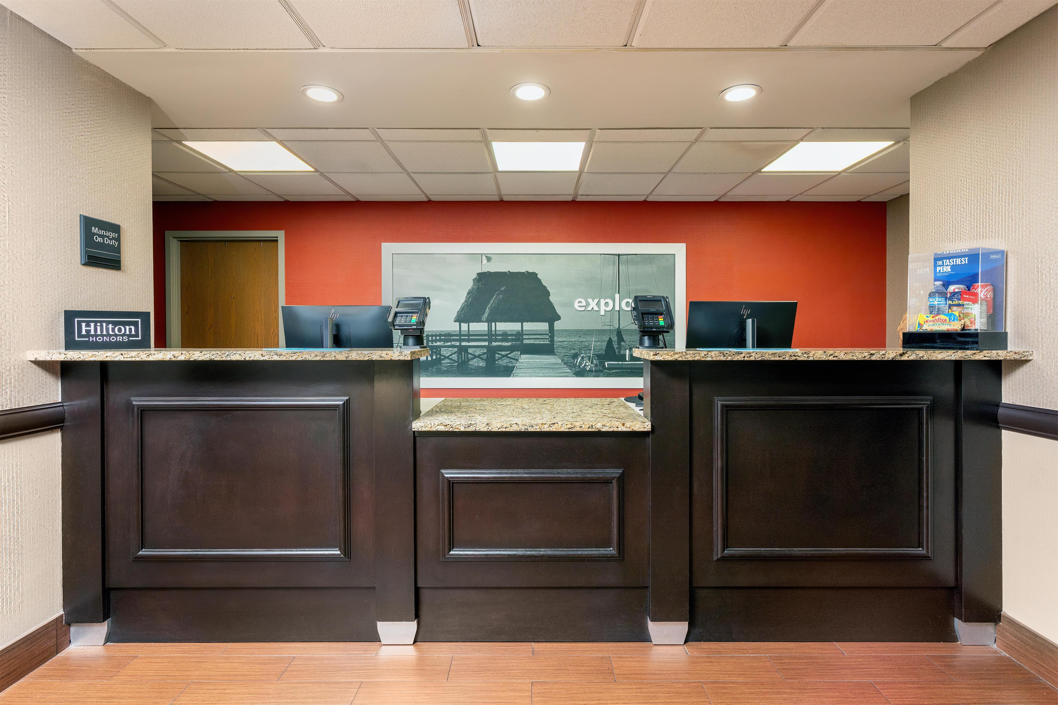 Reception | Hampton Inn & Suites Port St. Lucie, West
