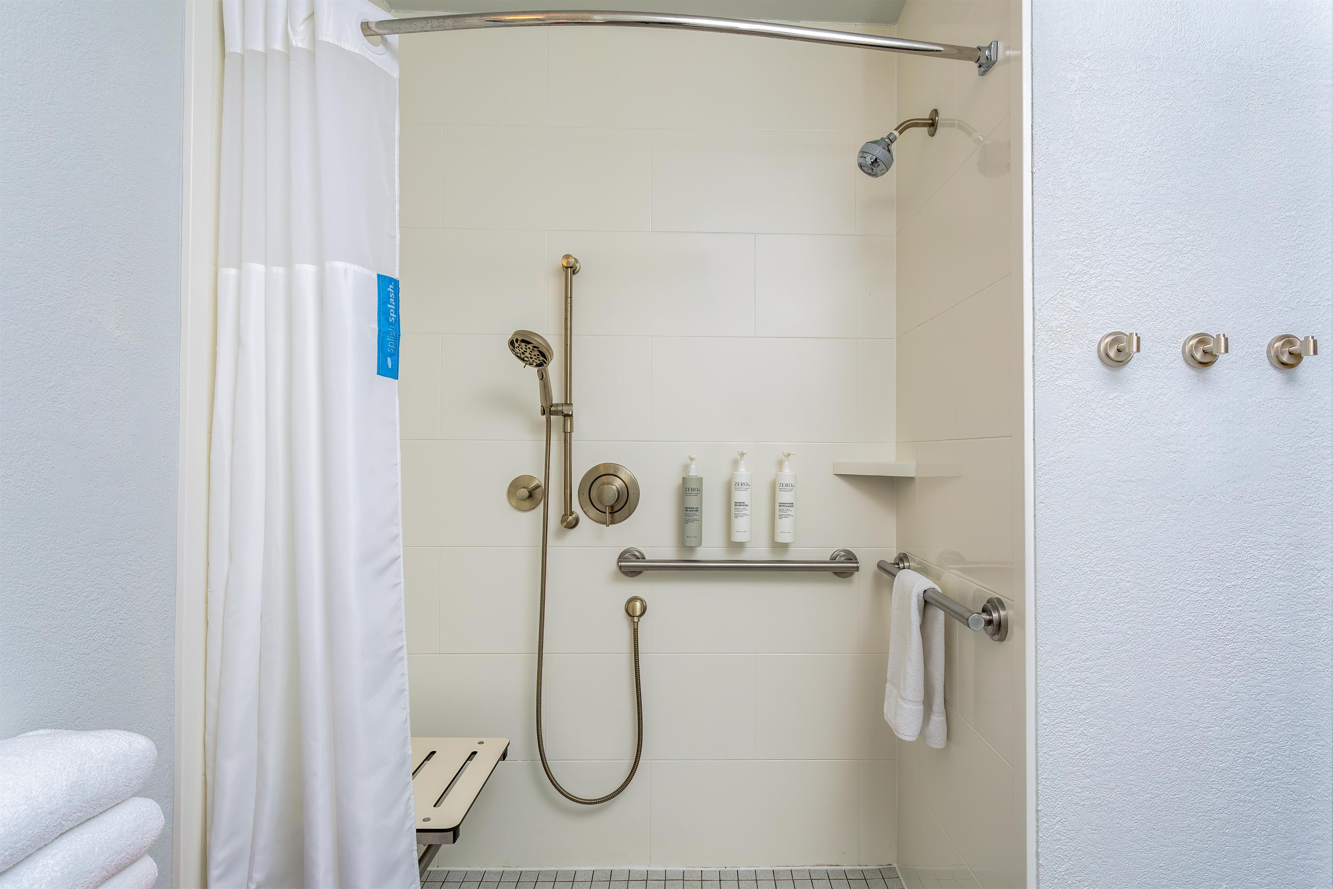Guest room bath
