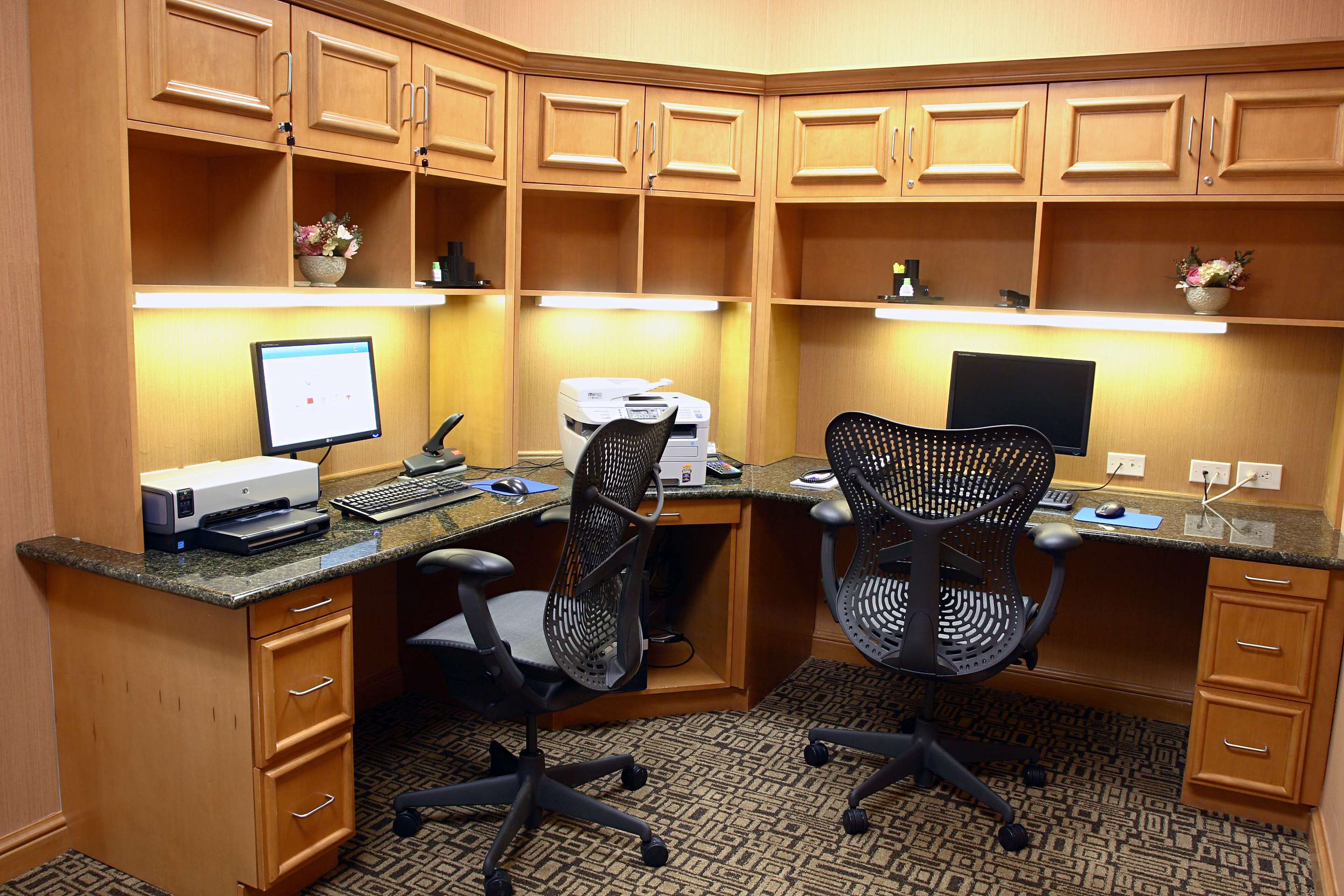 Business Center | Hilton Garden Inn Chesapeake/Suffolk