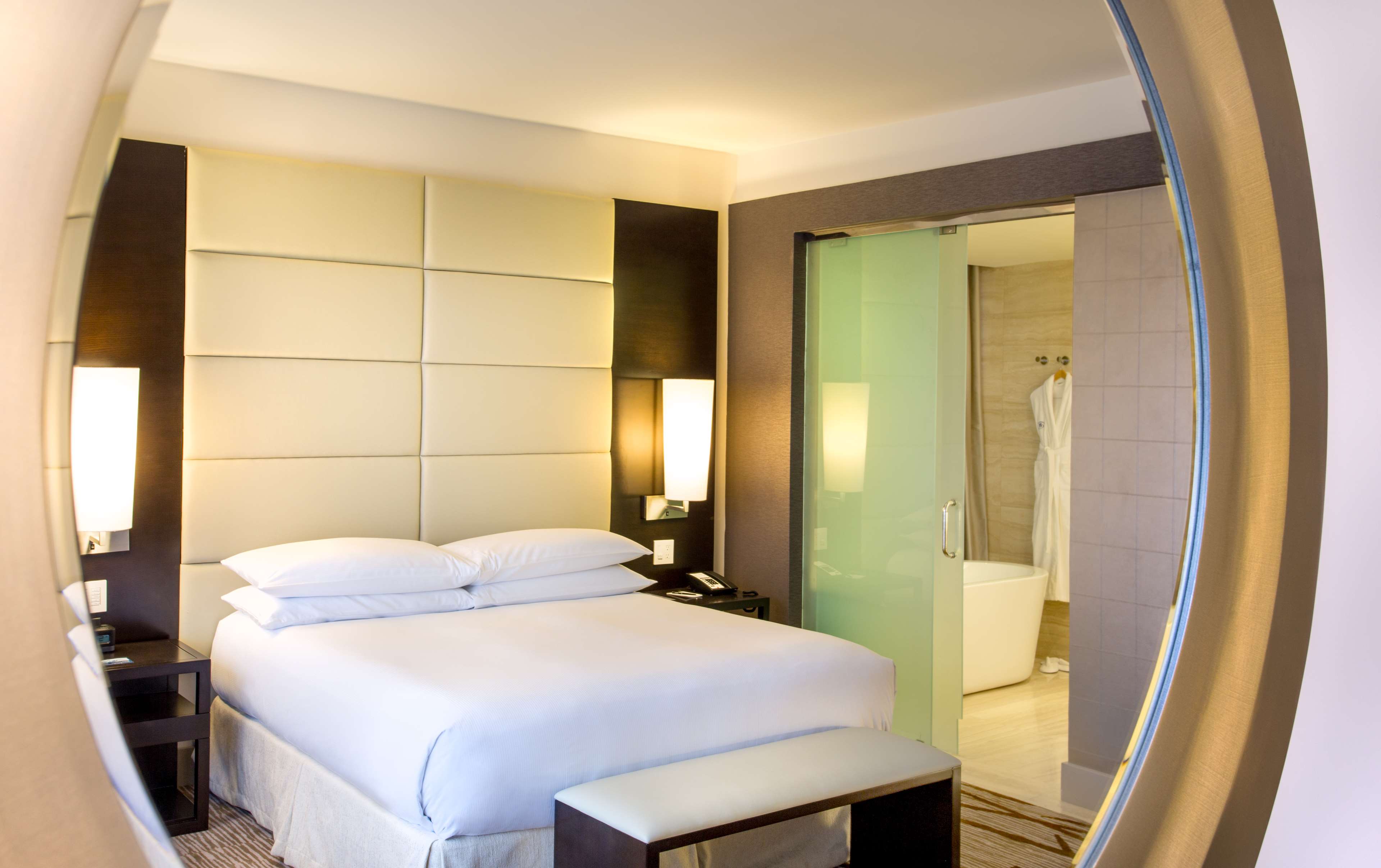 Hilton Panama Room Type - Junior King Suite with City View