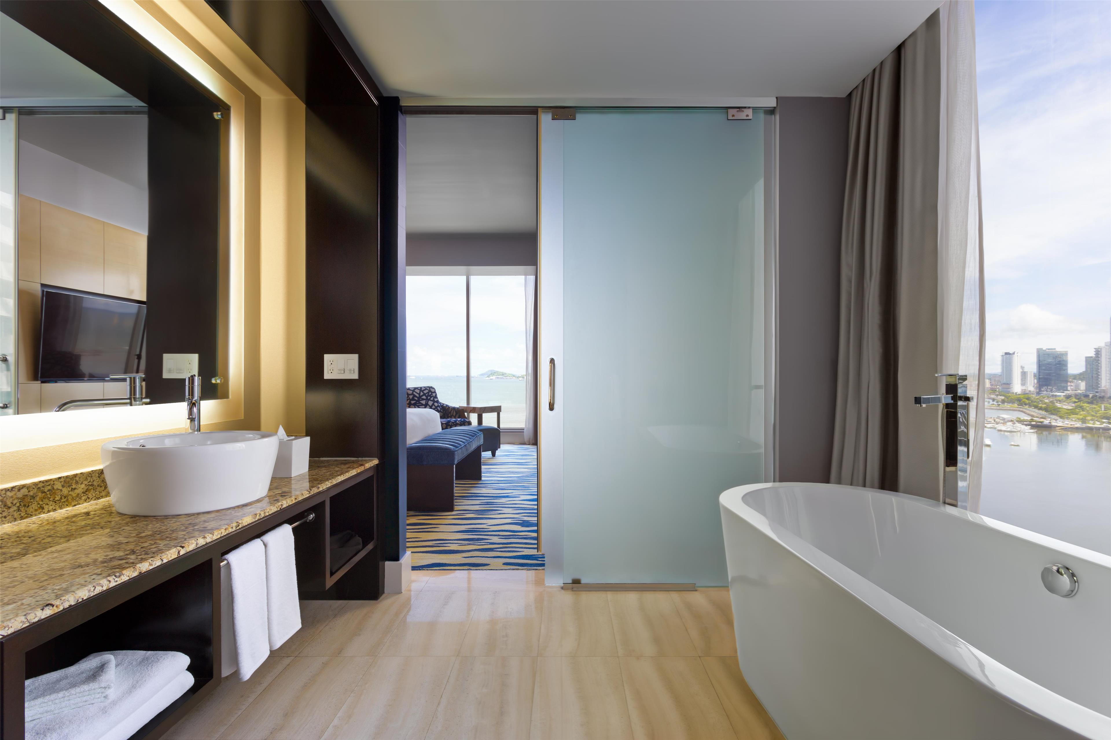 Hilton Panama Room Type - JR. SUITE OCEAN VIEW 1 KB