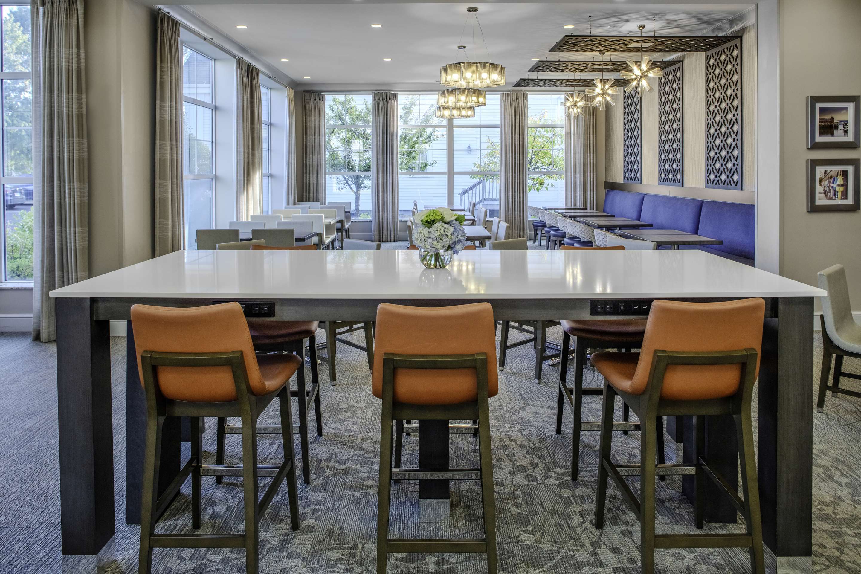 Restaurant | Hilton Garden Inn Freeport Downtown