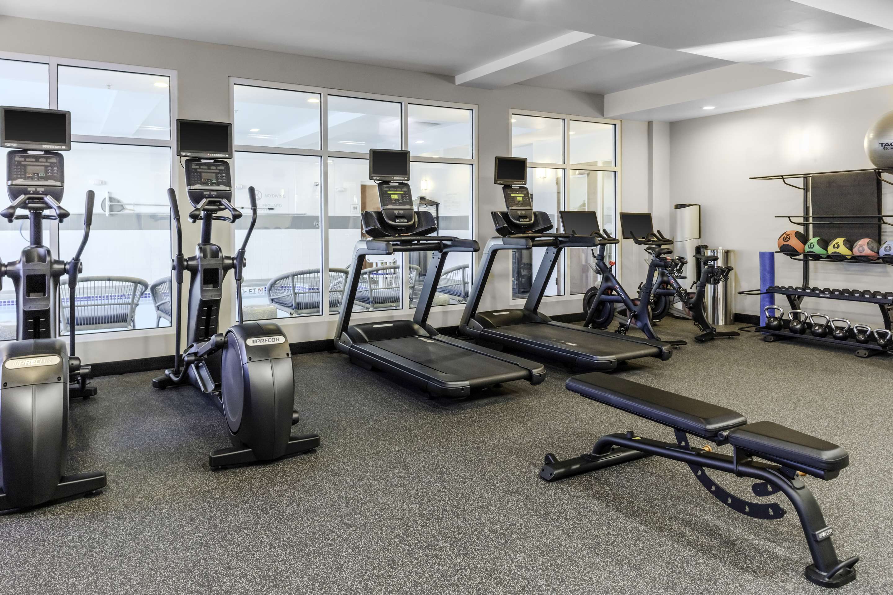 Health club fitness center gym | Hilton Garden Inn Freeport Downtown