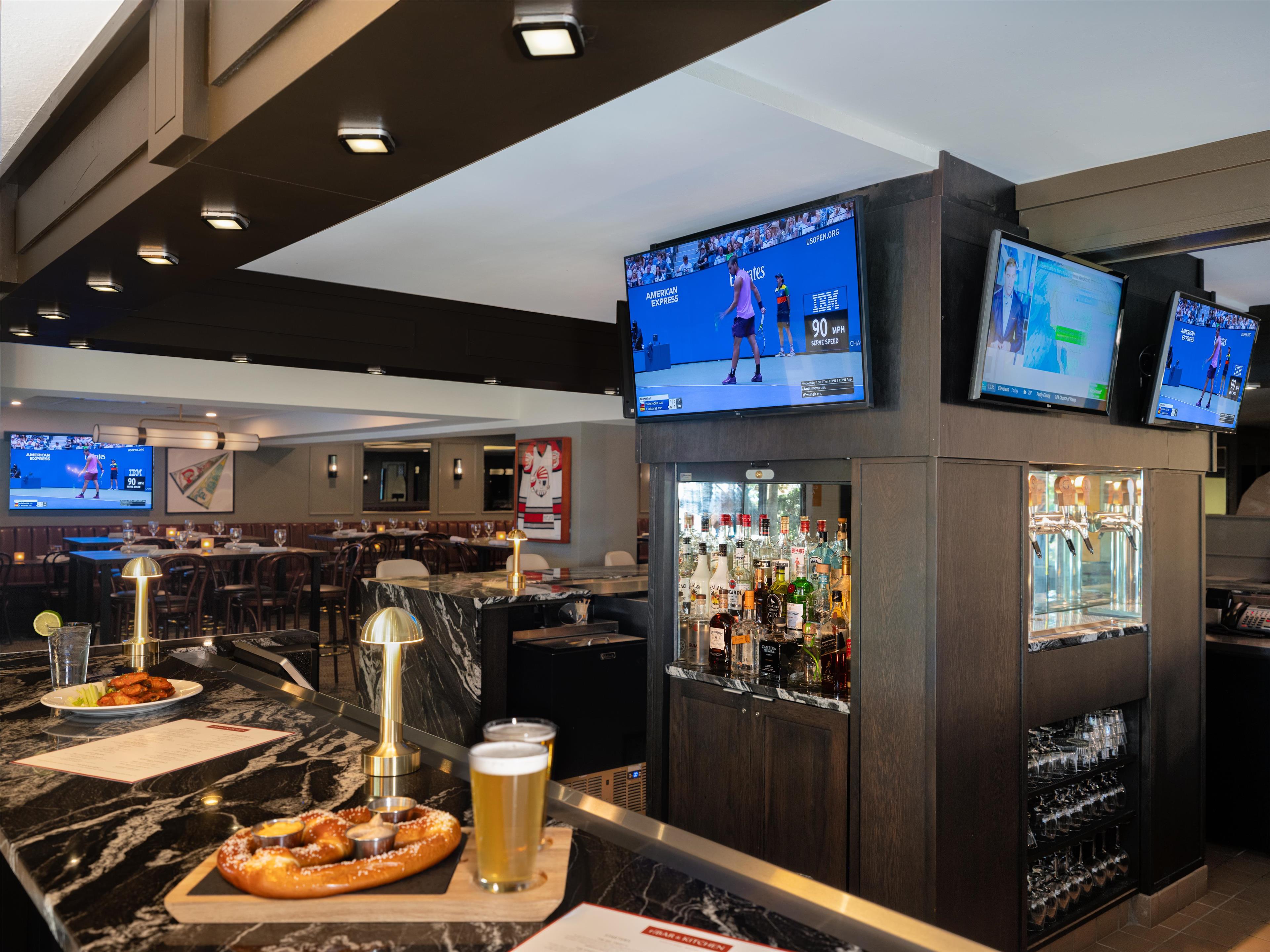 BarLounge | DoubleTree by Hilton Portland, ME