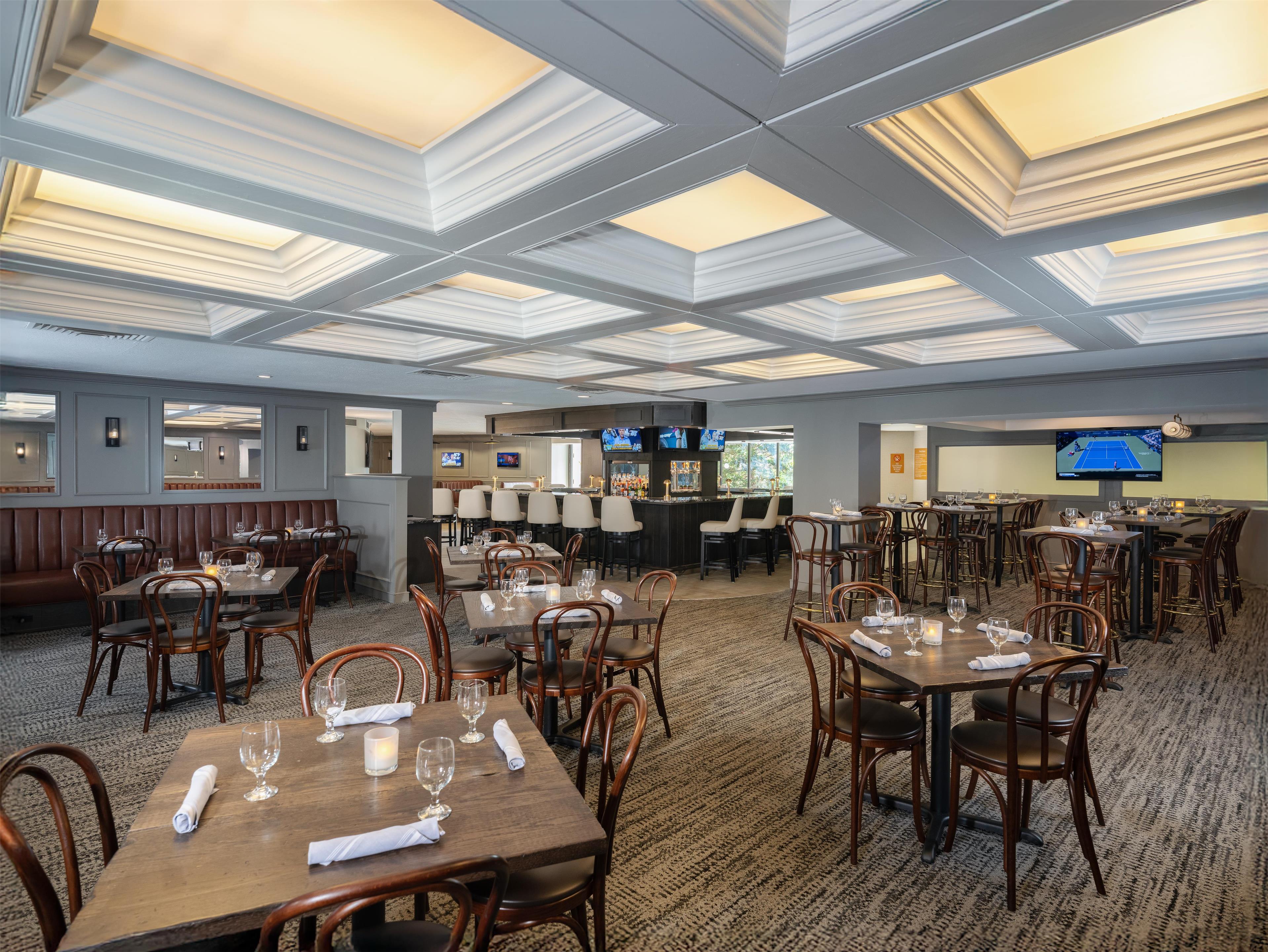 Restaurant | DoubleTree by Hilton Portland, ME