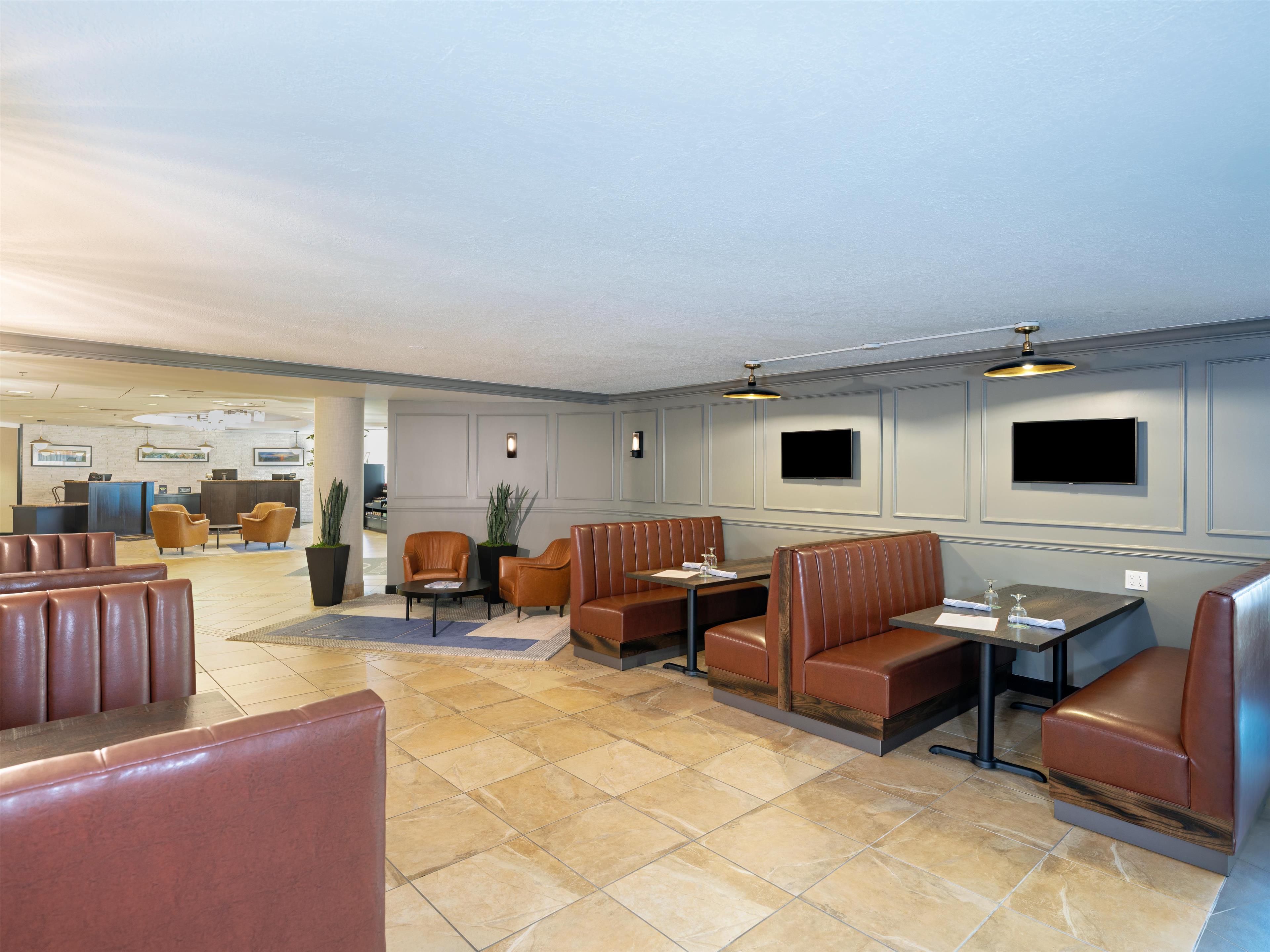 Restaurant | DoubleTree by Hilton Portland, ME