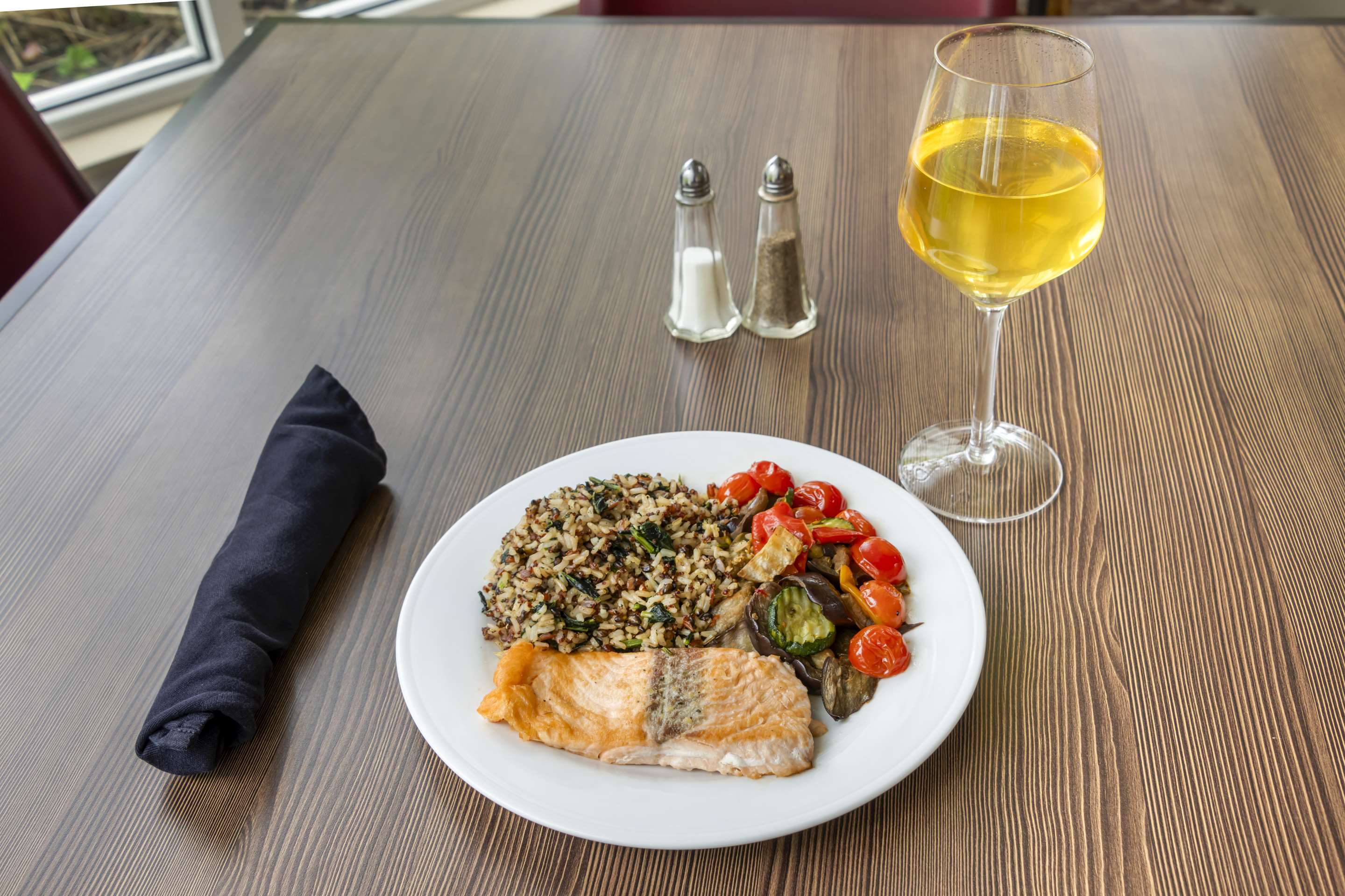 Restaurant | Hilton Garden Inn Portland Airport/Jetport