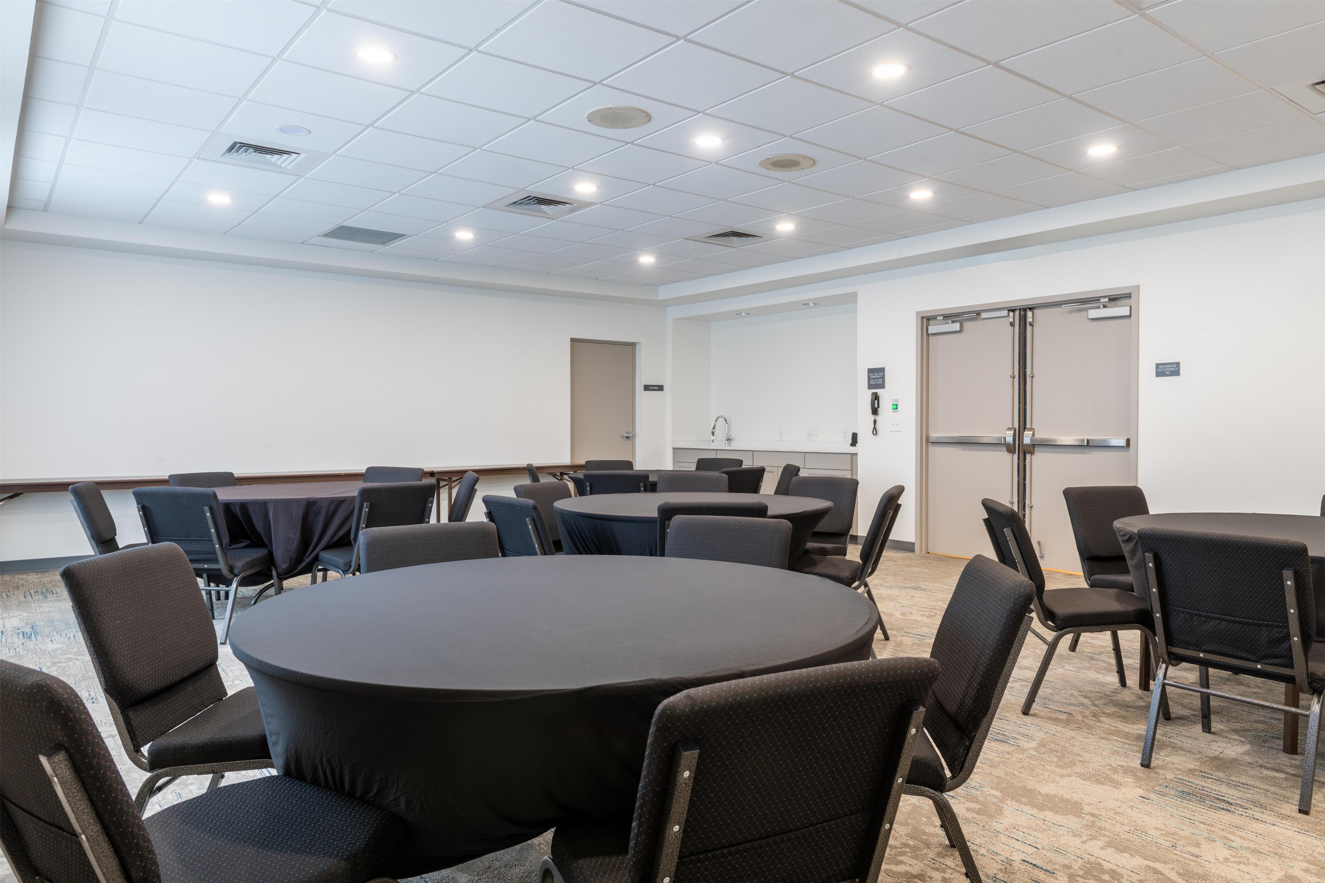 Meeting Room | Hilton Garden Inn Portland Airport/Jetport