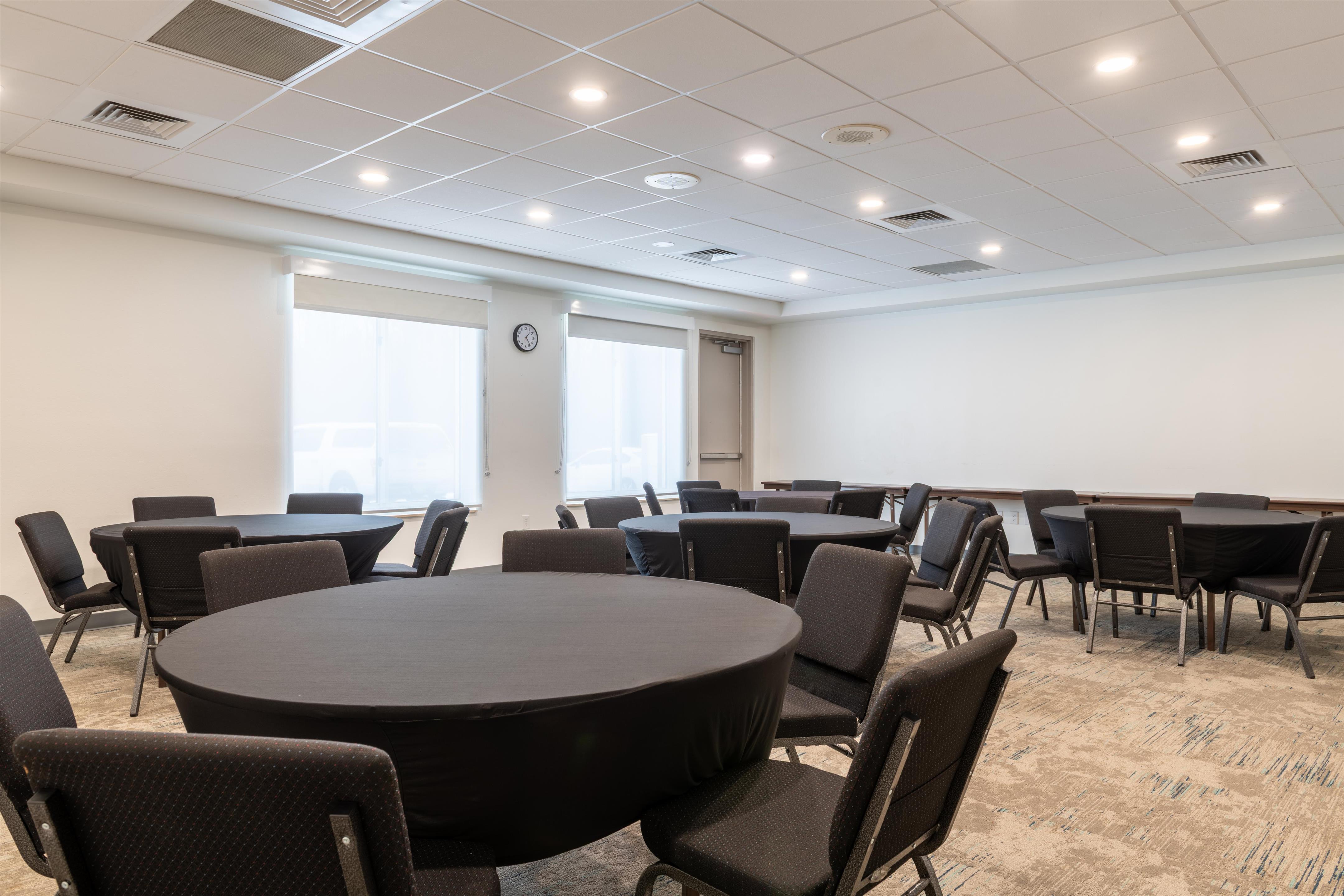 Meeting Room | Hilton Garden Inn Portland Airport/Jetport