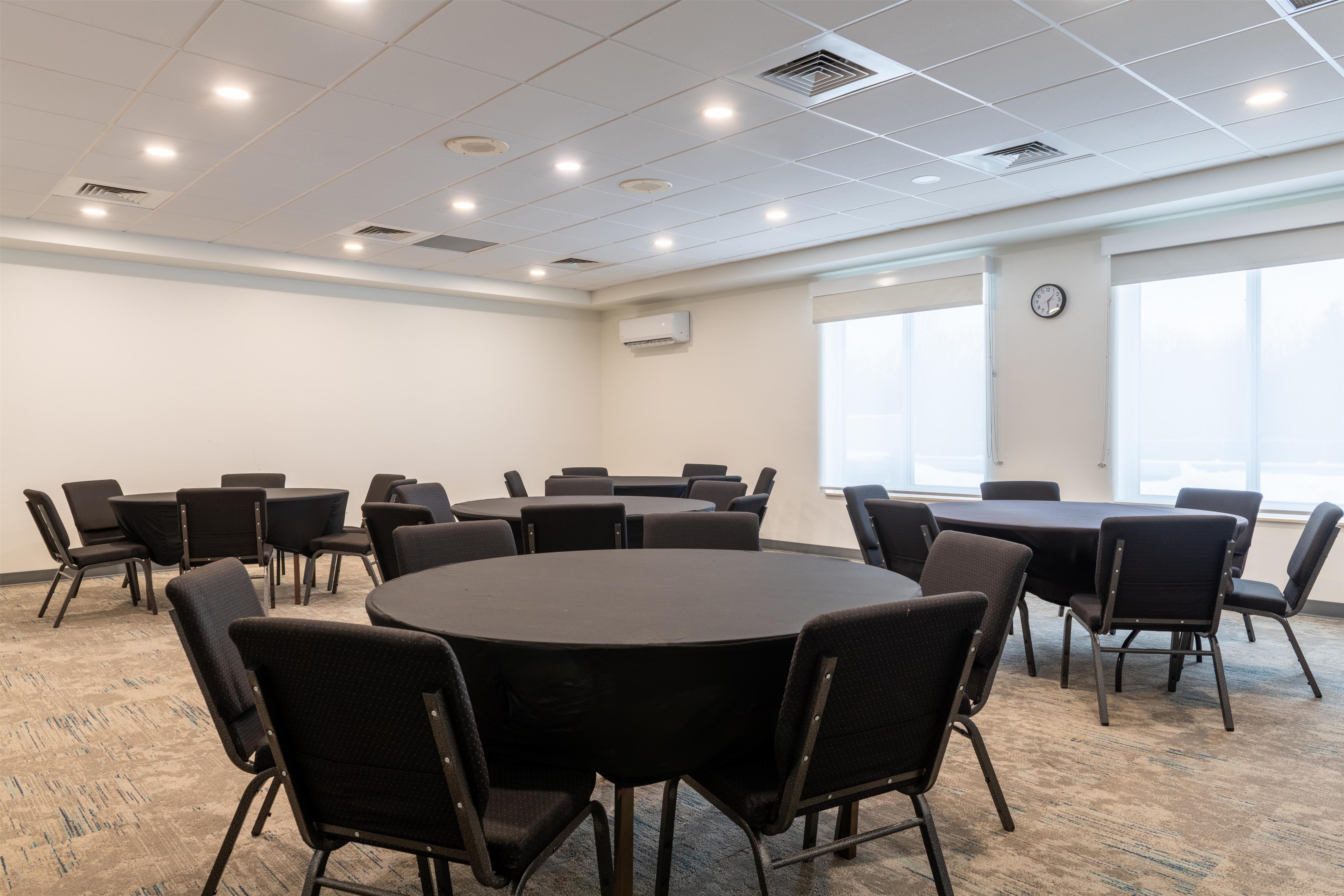 Meeting Room | Hilton Garden Inn Portland Airport/Jetport