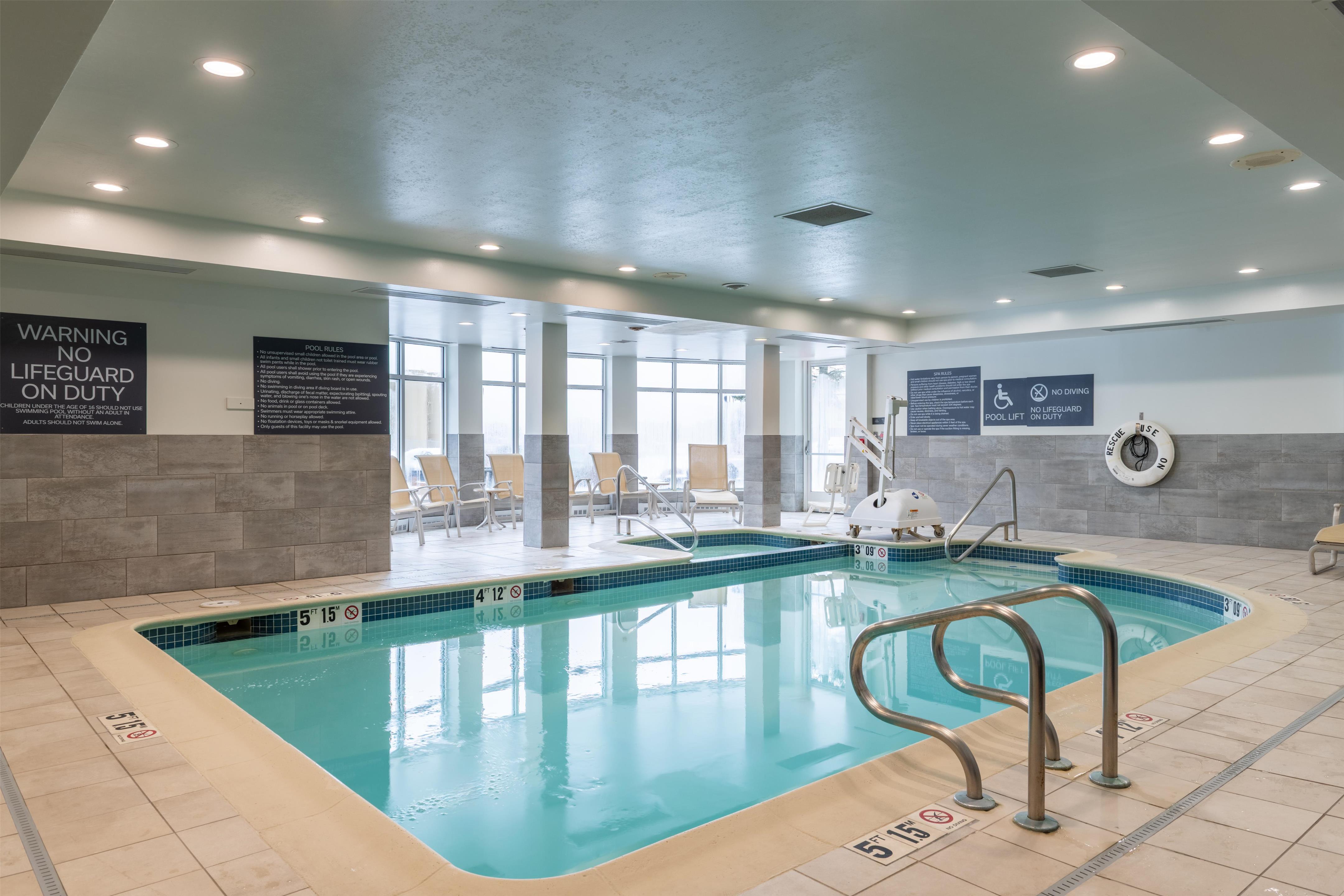 Pool | Hilton Garden Inn Portland Airport/Jetport