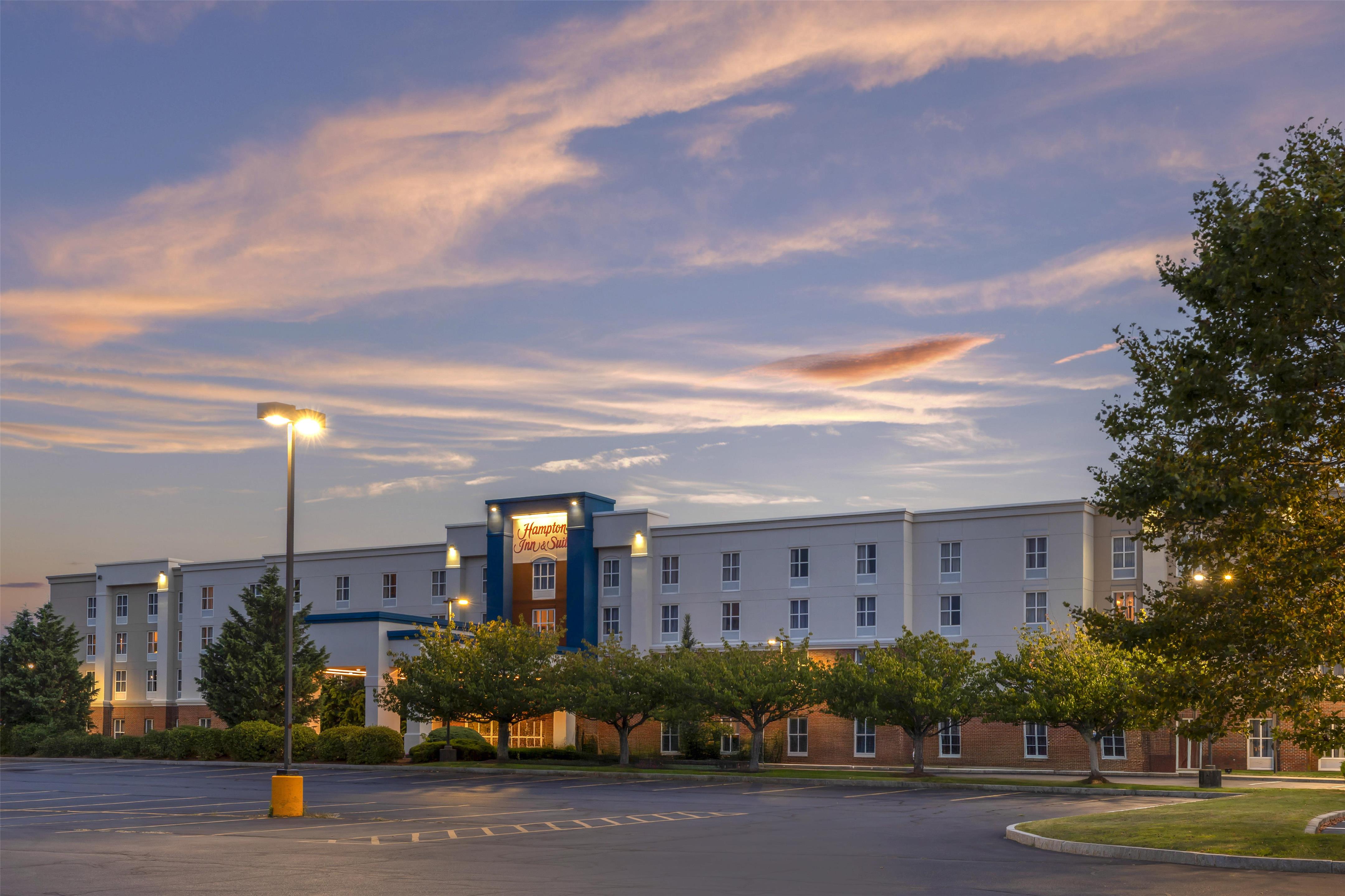 Exterior | Hampton Inn & Suites Plymouth