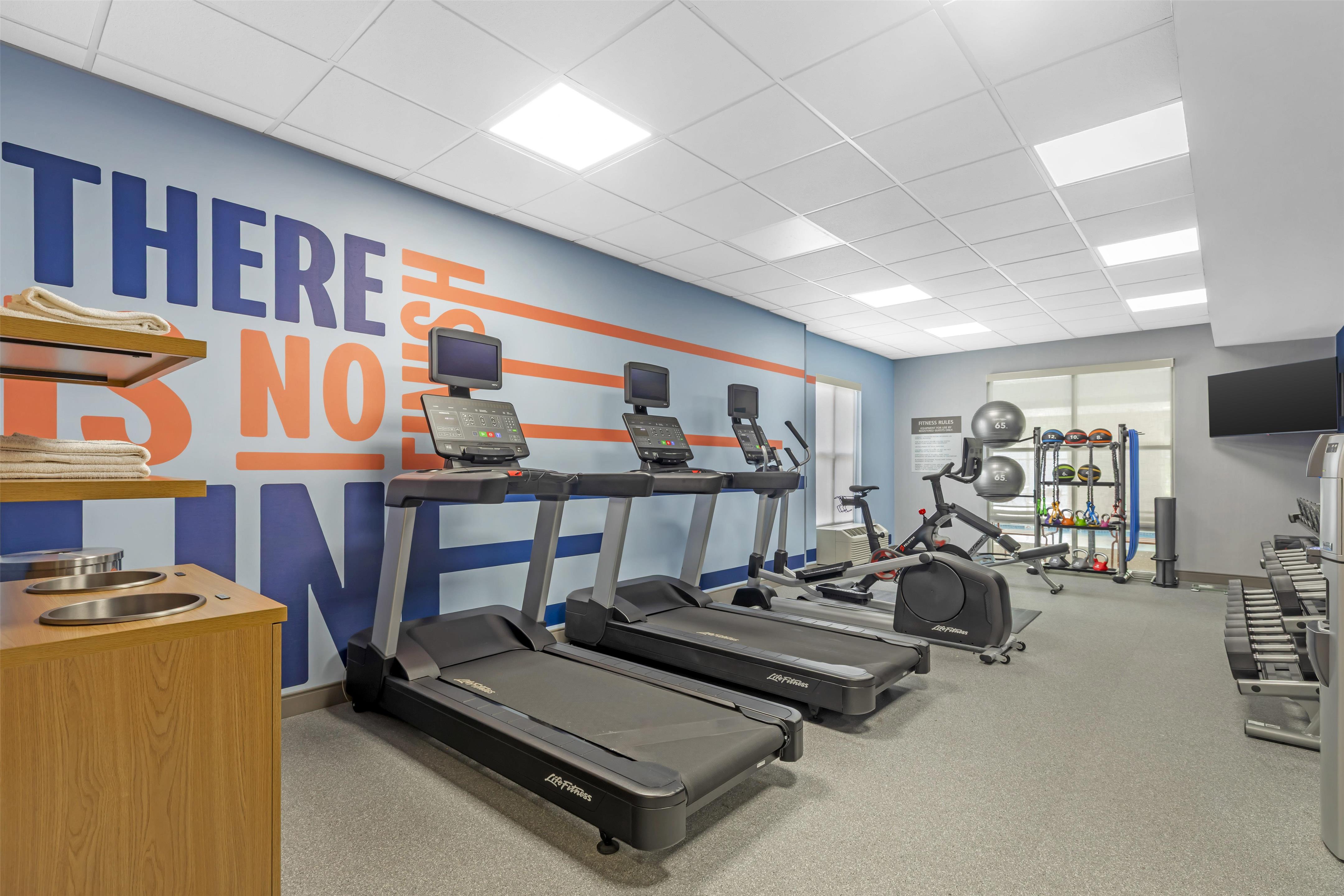 Health club fitness center gym | Hampton Inn & Suites Plymouth