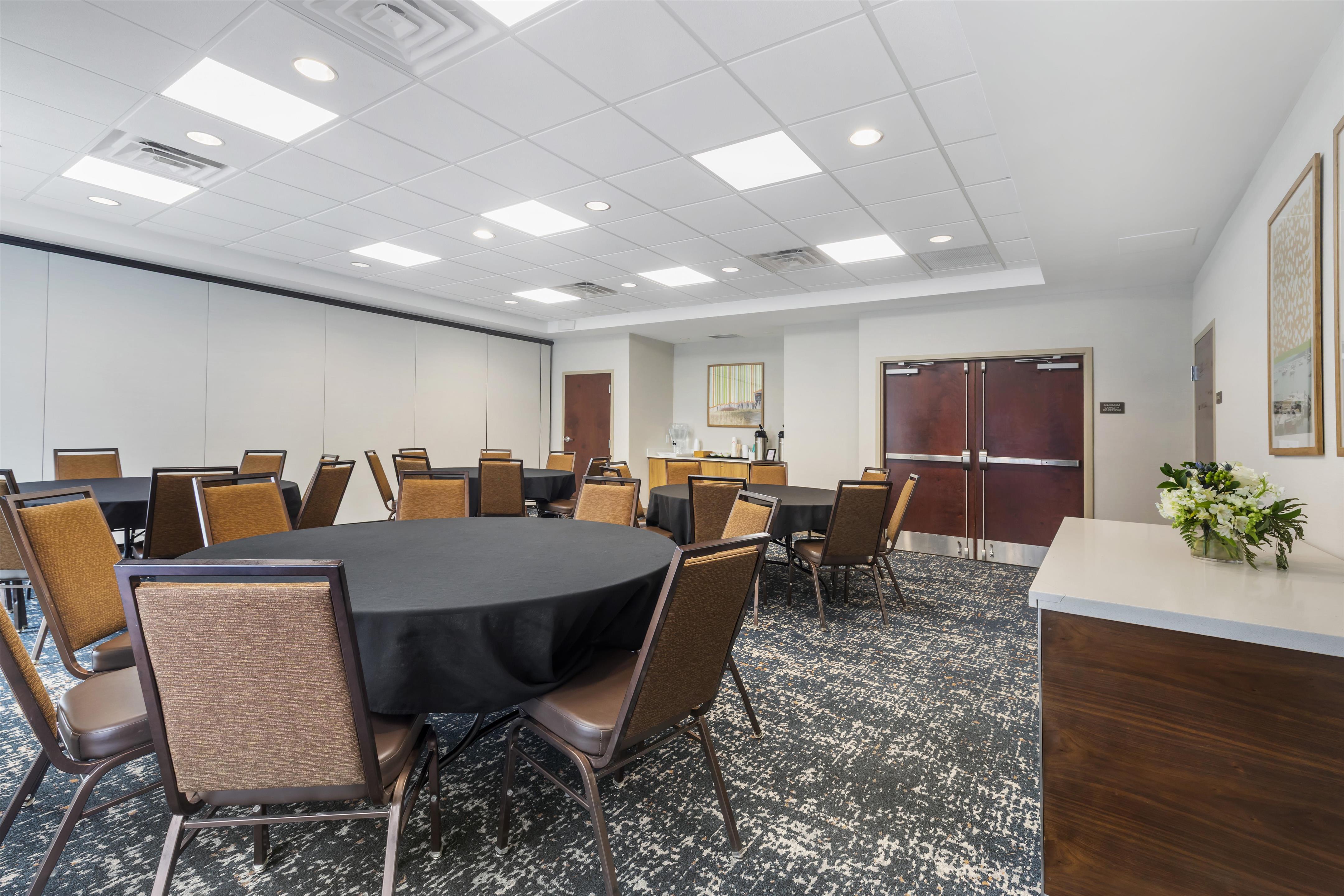 Meeting Room | Hampton Inn & Suites Plymouth