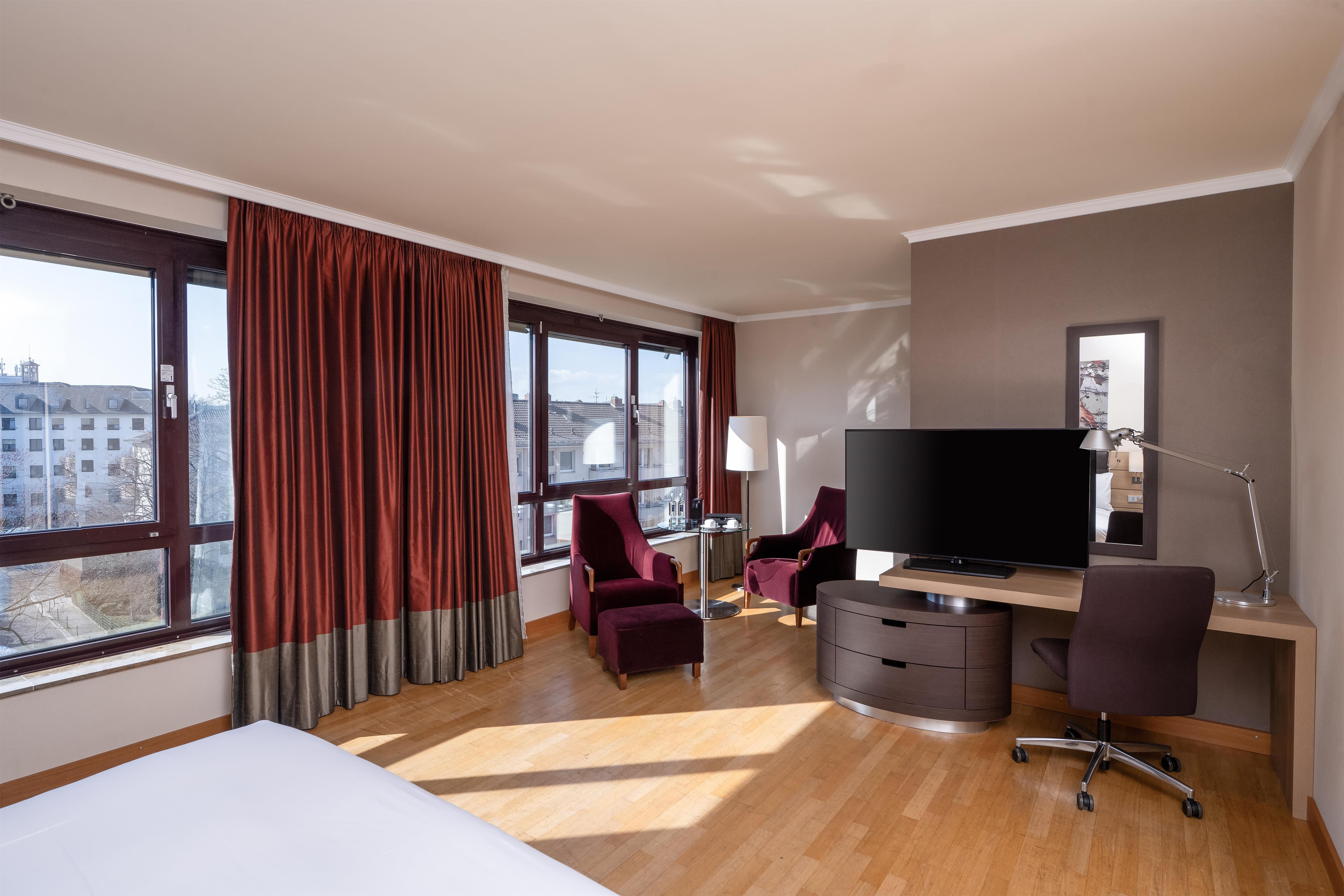 Hilton Mainz Room Type - KING ACCESSIBLE STUDIO
