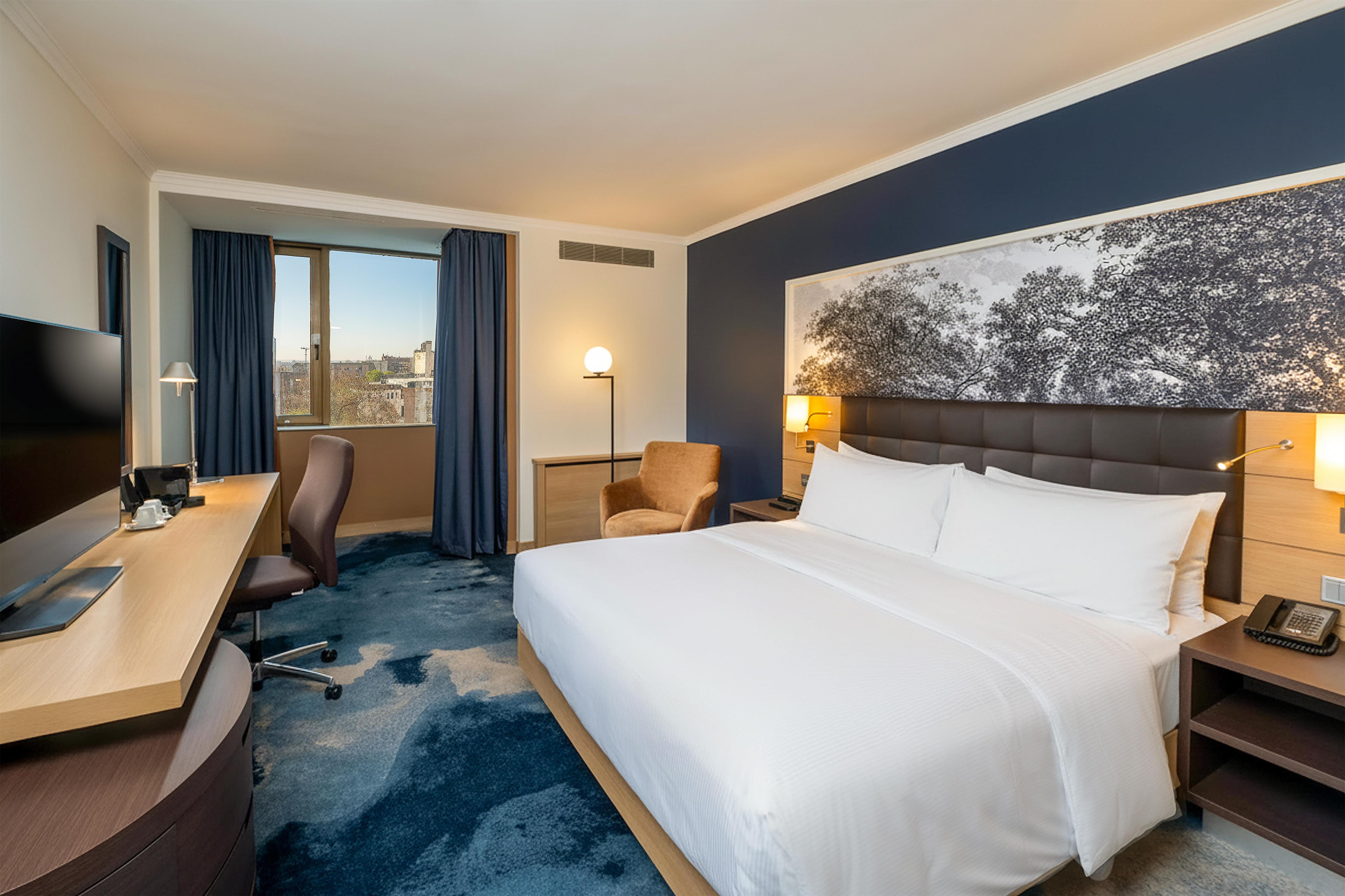 Hilton Mainz Room Type - KING EXECUTIVE ROOM