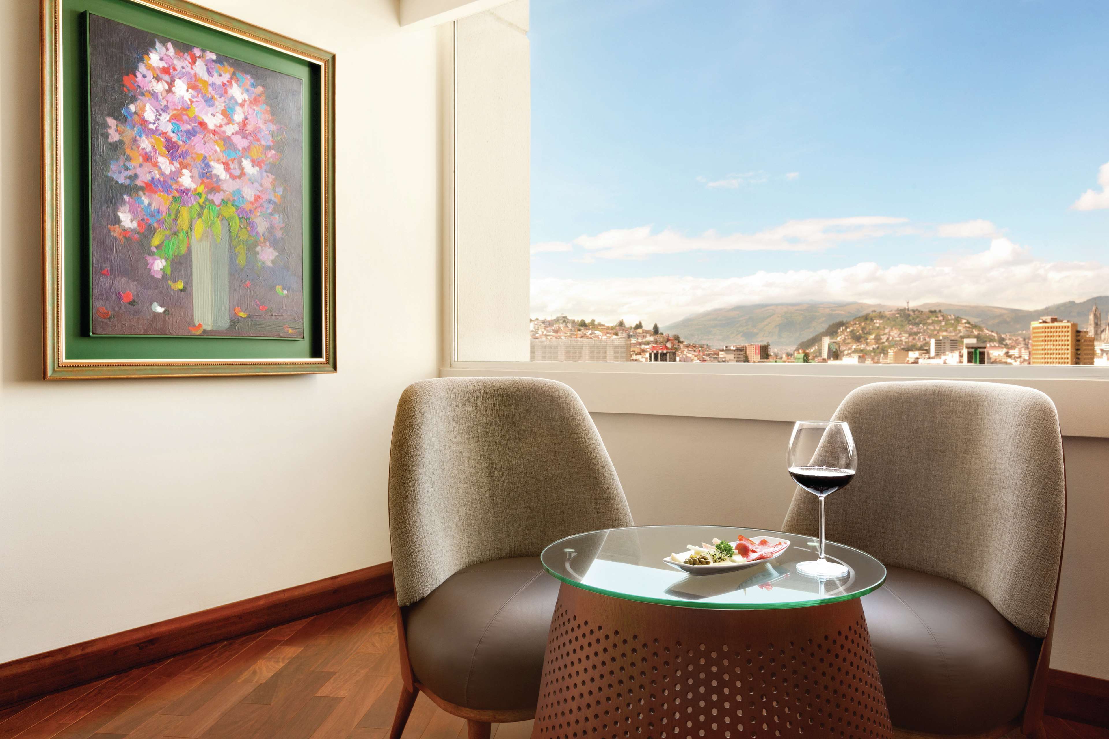 Hilton Colon Quito Room Type - 1 KING BED EXECUTIVE ROOM