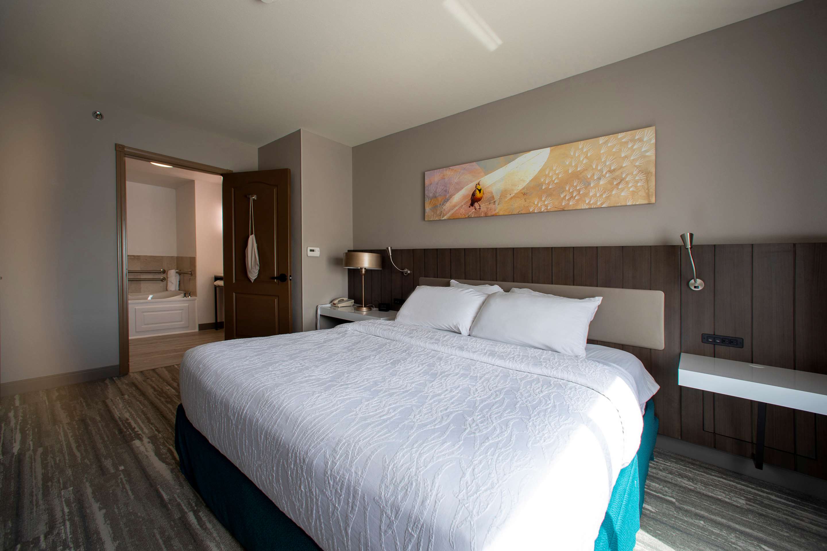 Guest room bath