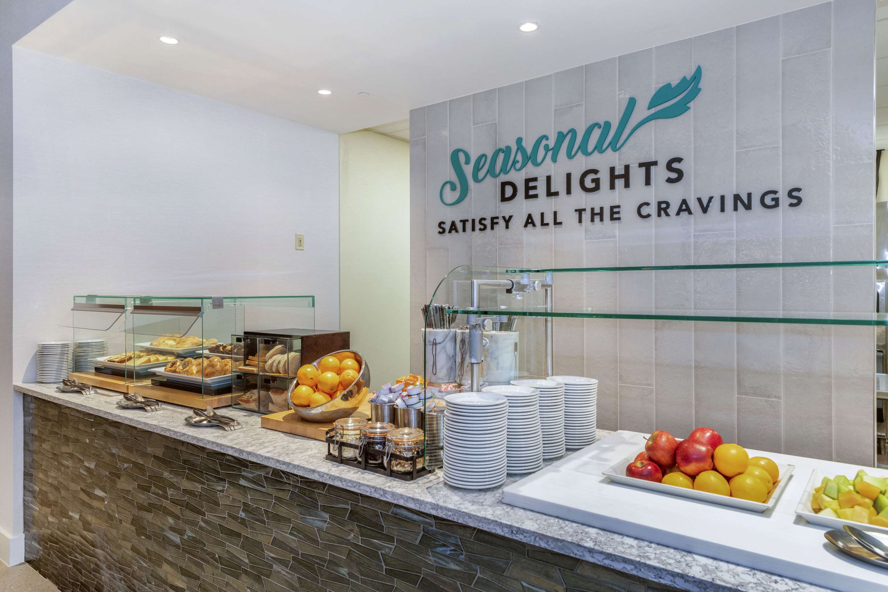 Restaurant | Embassy Suites by Hilton Raleigh Durham Airport Brier Creek
