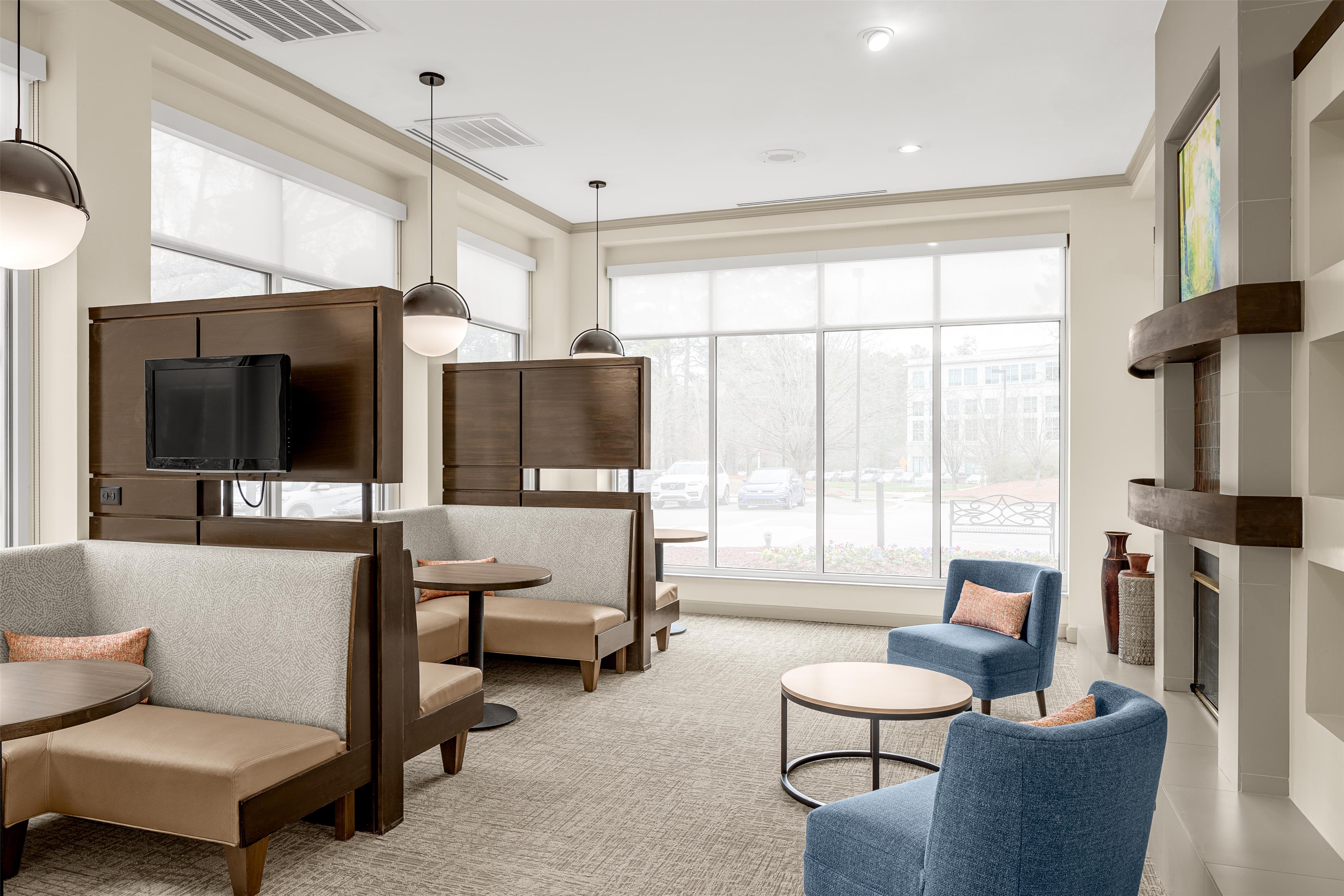Lobby | Hilton Garden Inn Raleigh-Durham Airport