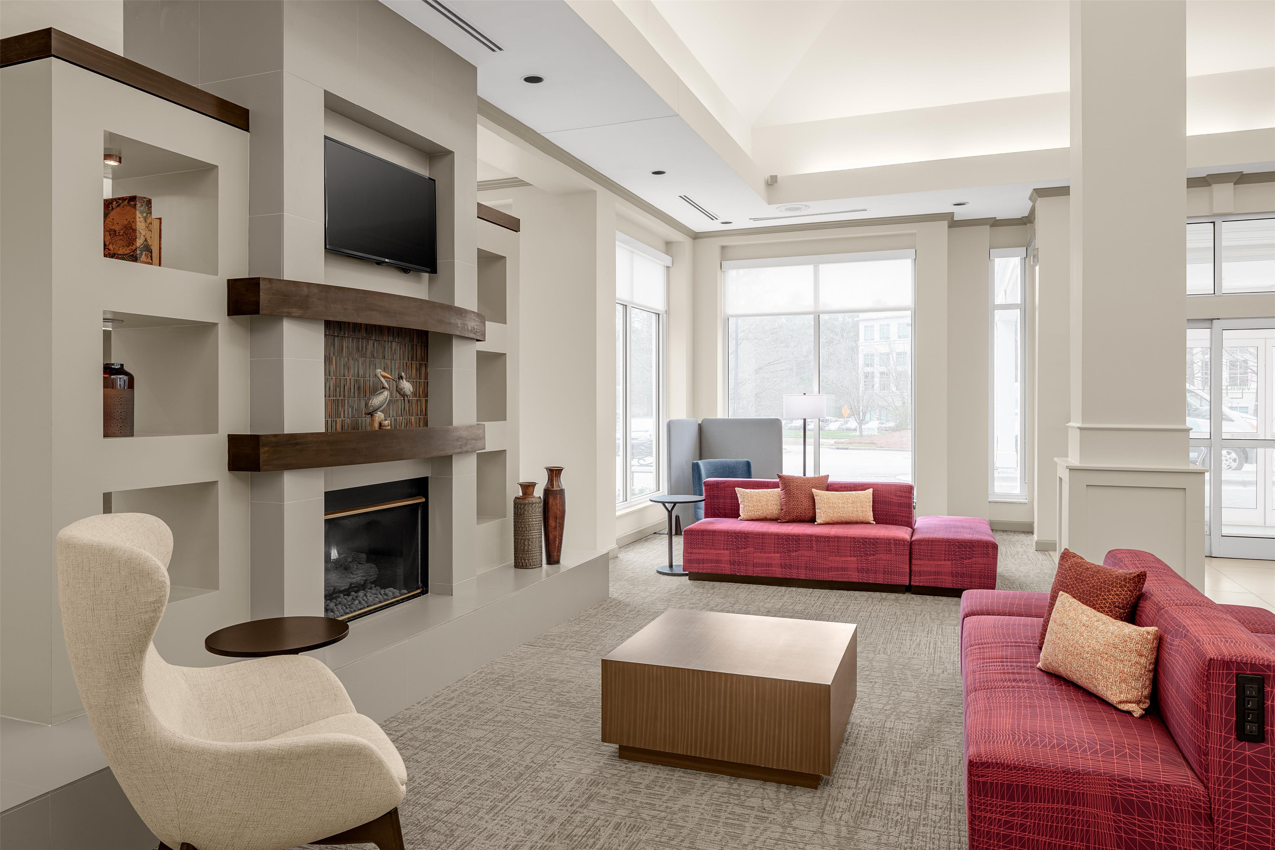Lobby | Hilton Garden Inn Raleigh-Durham Airport