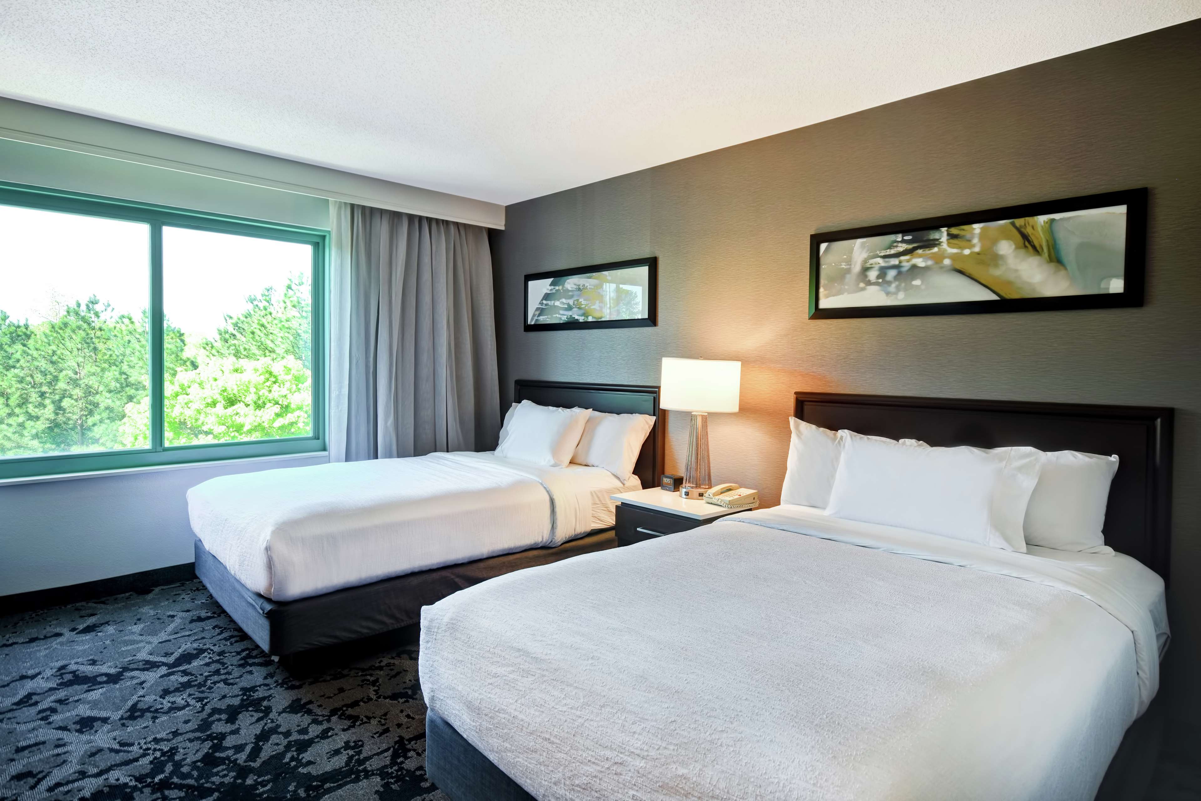 Embassy Suites Raleigh - Durham/Research Triangle Room Type - 2 DBLS CORNER NS-567 SQFT