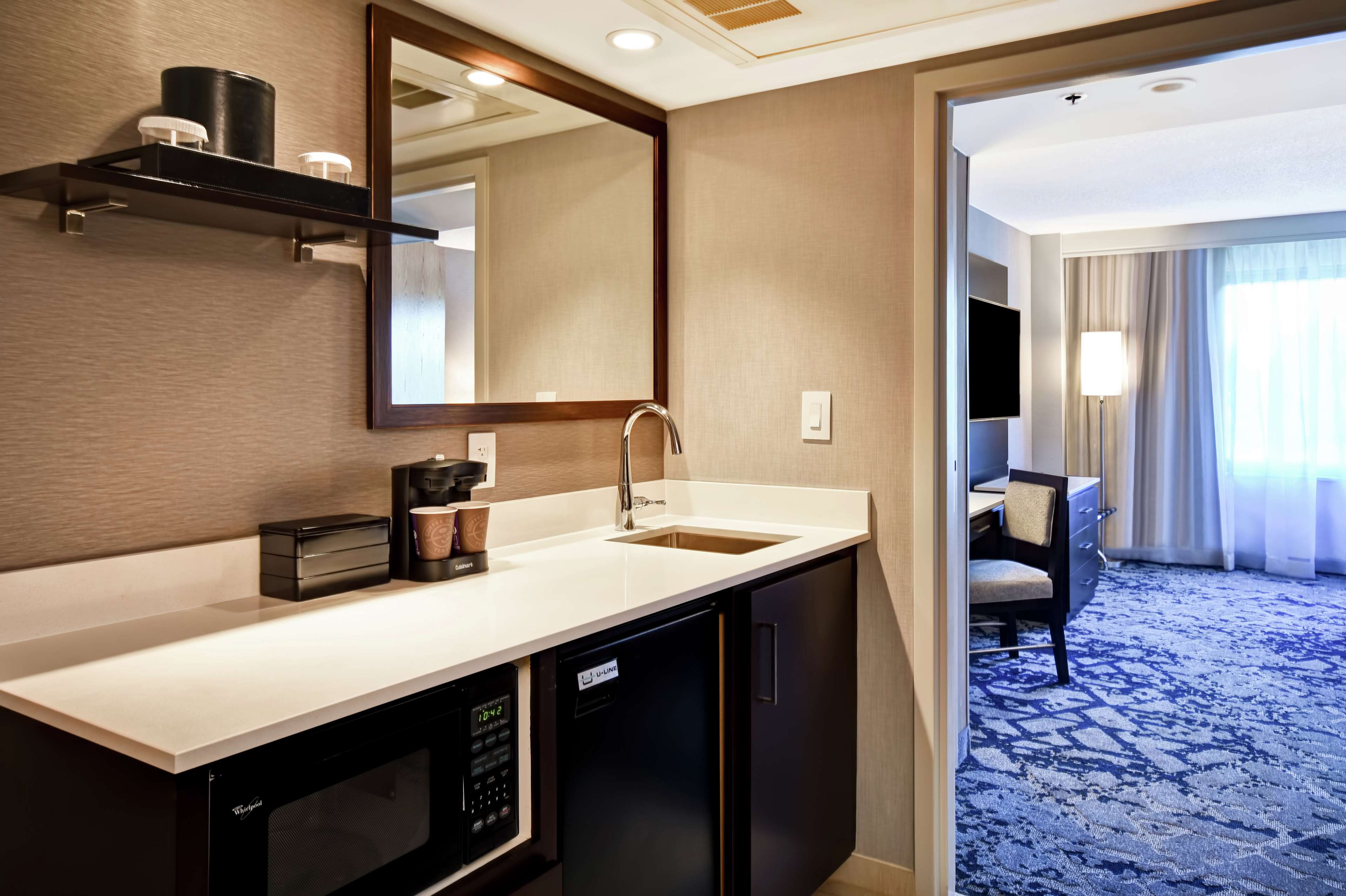 Embassy Suites Raleigh - Durham/Research Triangle Room Type - 1 KING STE HEAR ACC NOSMOK