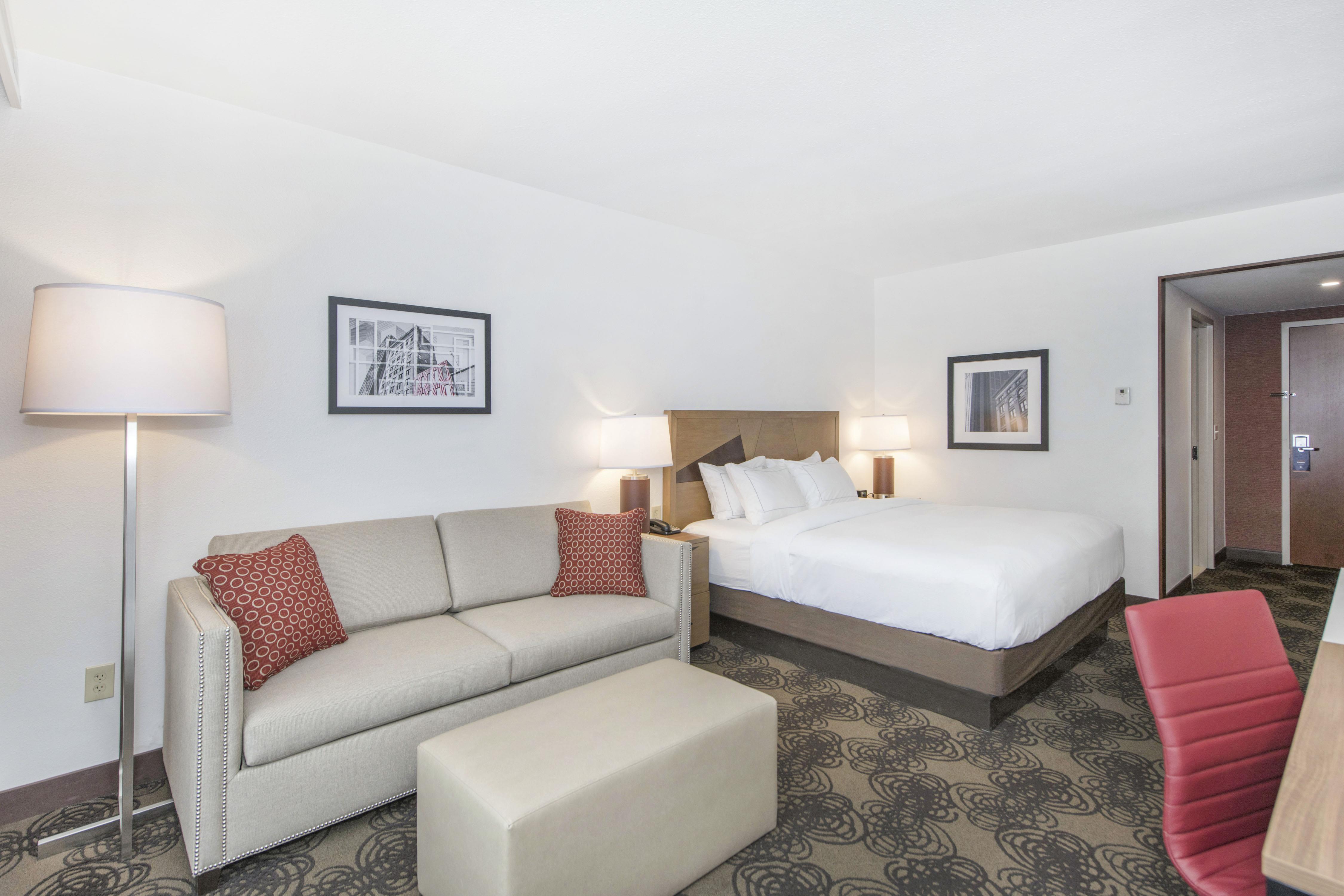 DoubleTree by Hilton Hotel Raleigh - Cary Room Type - 1 KING W SOFABED NONSMOK