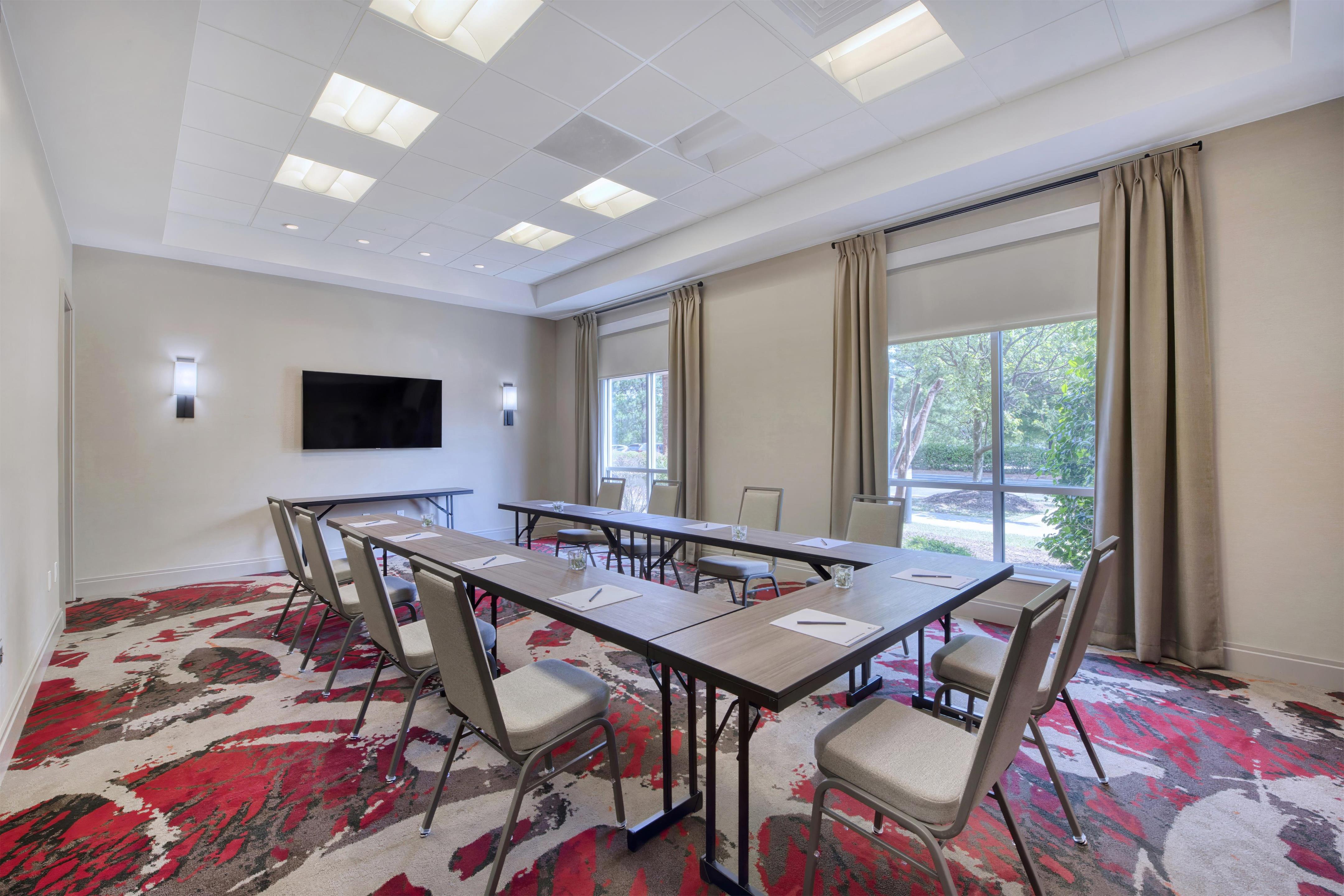 Meeting Room | DoubleTree by Hilton Raleigh - Cary