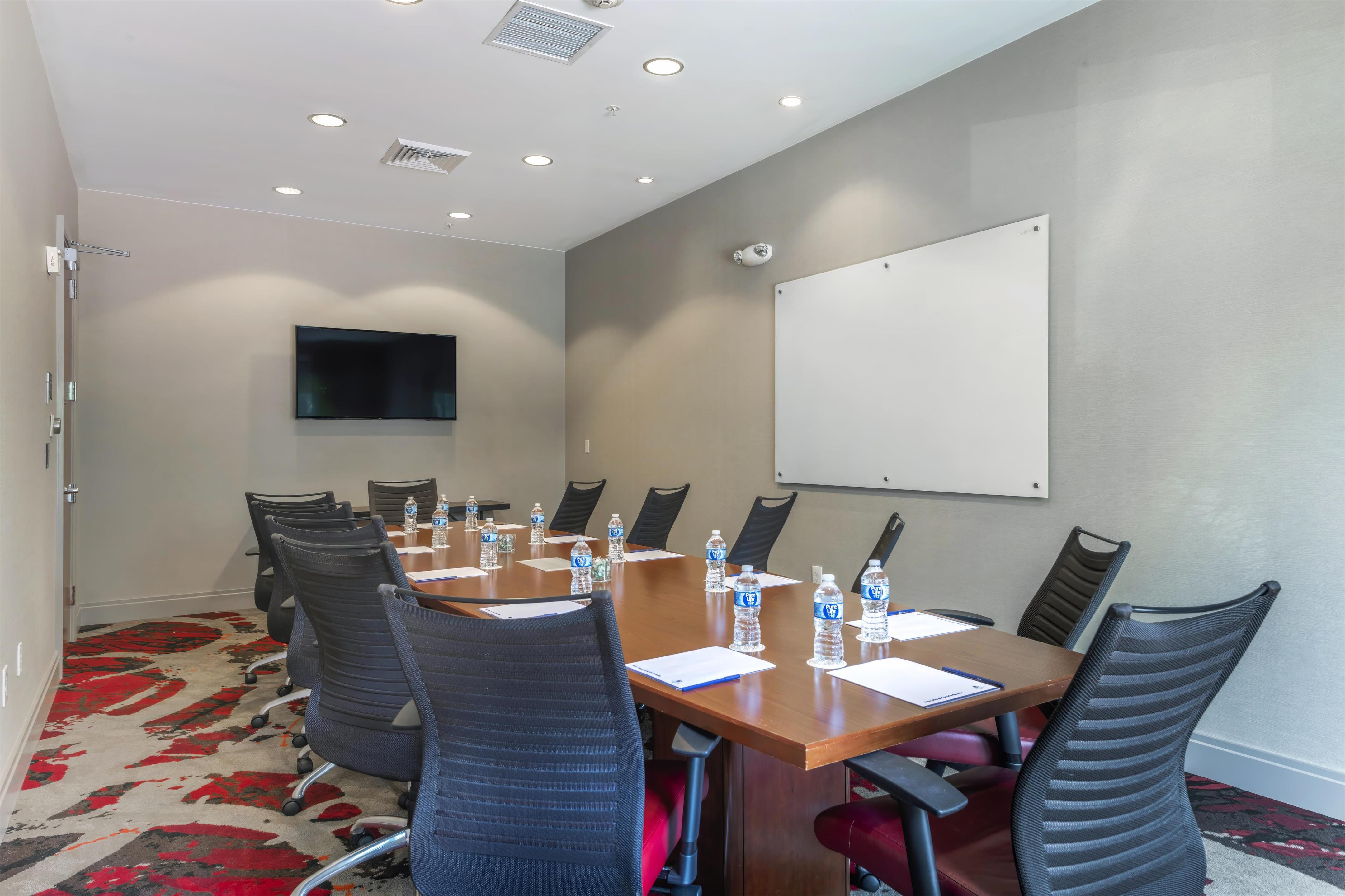 Meeting Room | DoubleTree by Hilton Raleigh - Cary