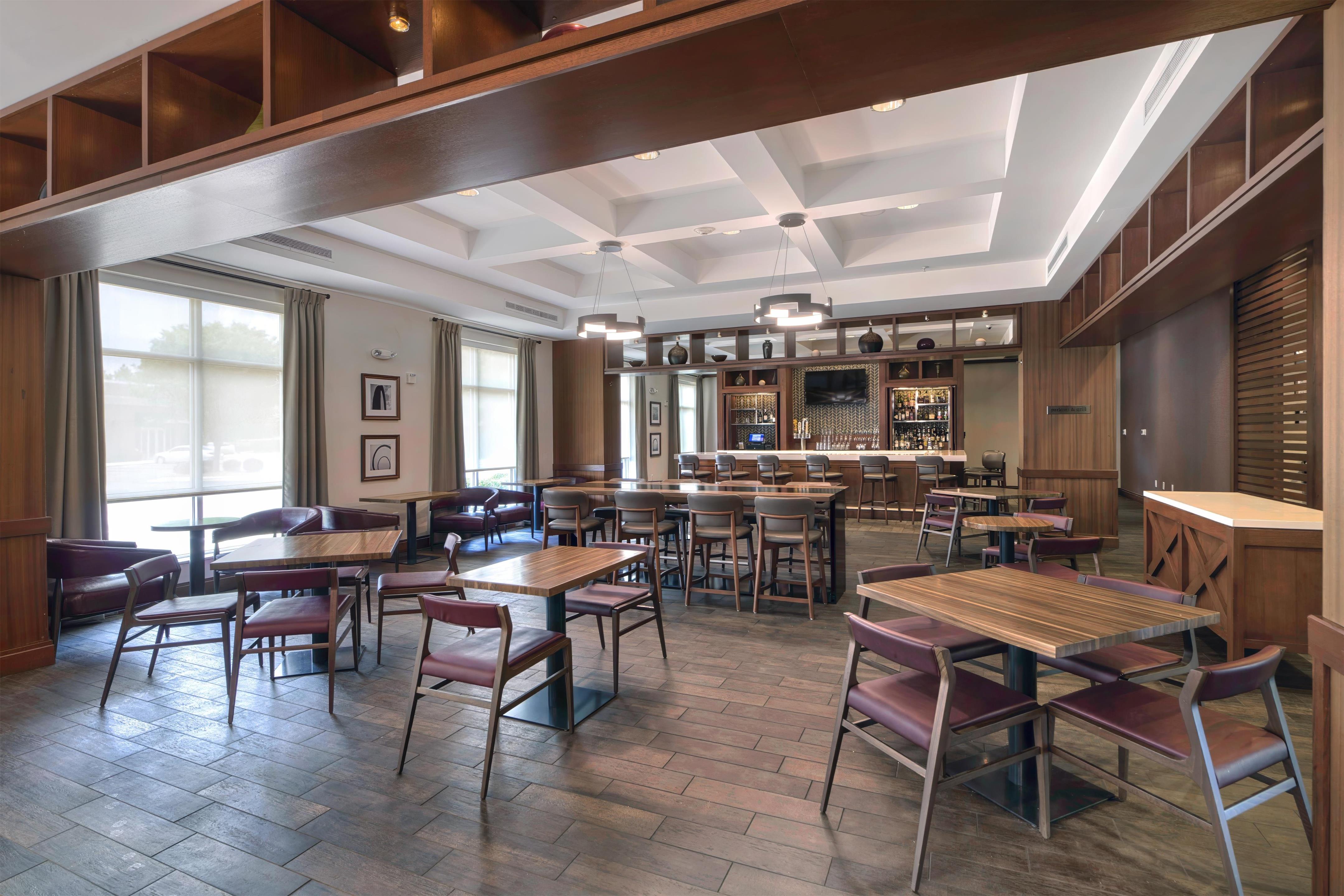 Restaurant | DoubleTree by Hilton Raleigh - Cary