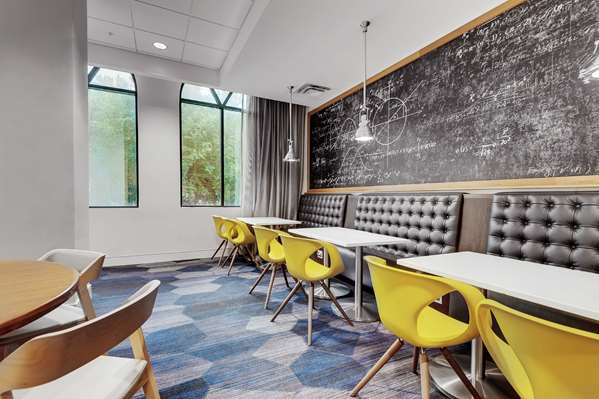 Restaurant - Embassy Suites Raleigh Crabtree Valley