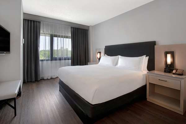  - DoubleTree Suites by Hilton Durham - I-40, Exit 278