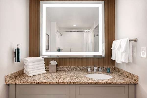  - DoubleTree Suites by Hilton Durham - I-40, Exit 278