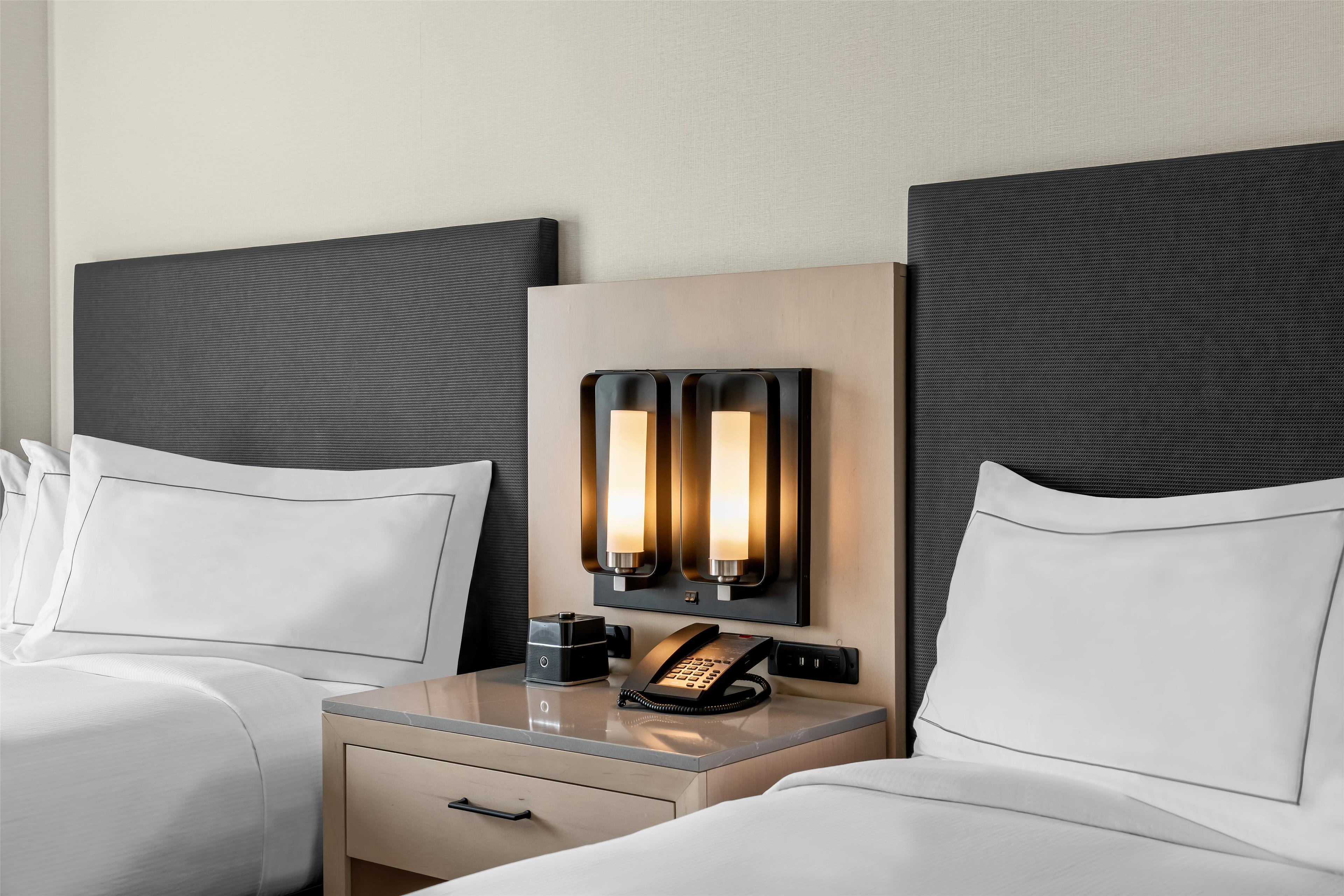 DoubleTree Suites by Hilton Raleigh-Durham Room Type - 2DOUBLE STE LAKEVW NONSMOK