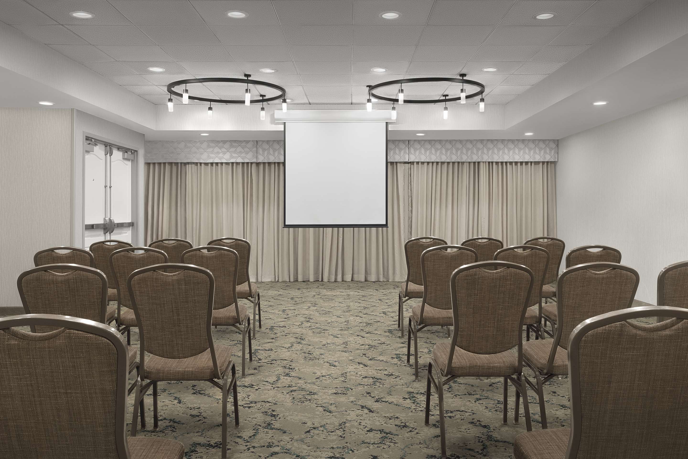 Meeting Room | Hilton Garden Inn Raleigh Capital Blvd I-540