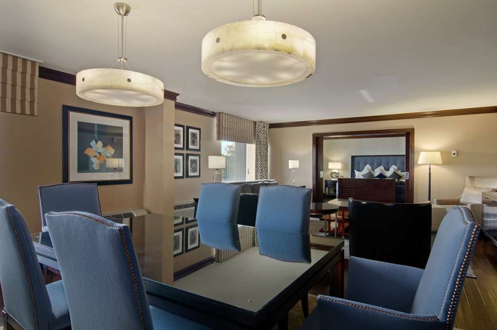Hilton Raleigh North Hills Room Type - 1 KING 1BDRM PRESIDENT STE
