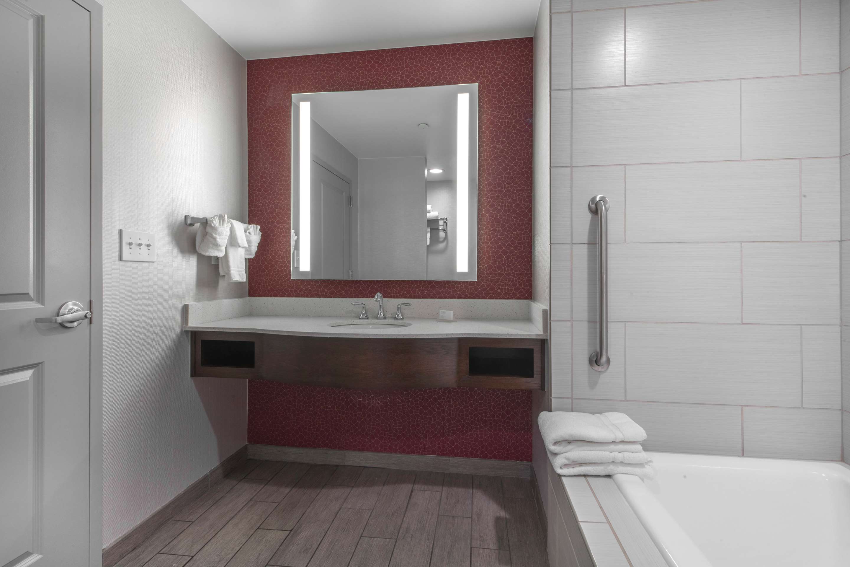 Guest room bath