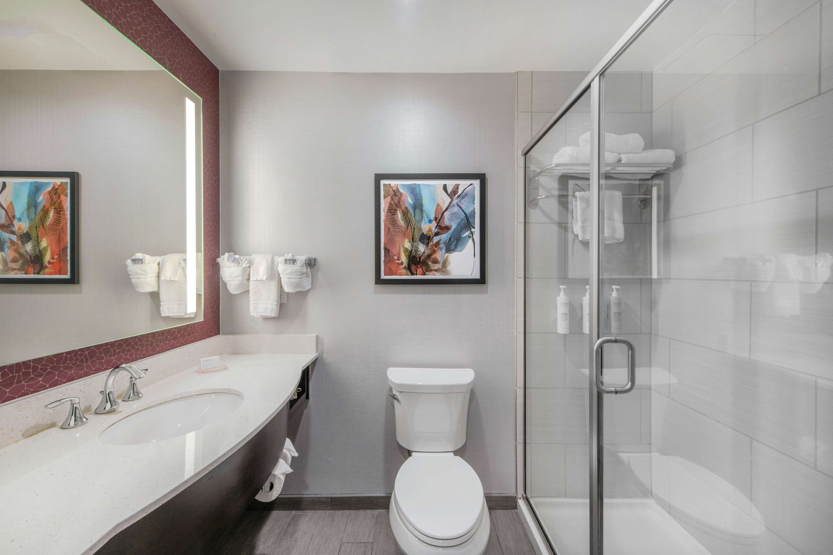Guest room bath