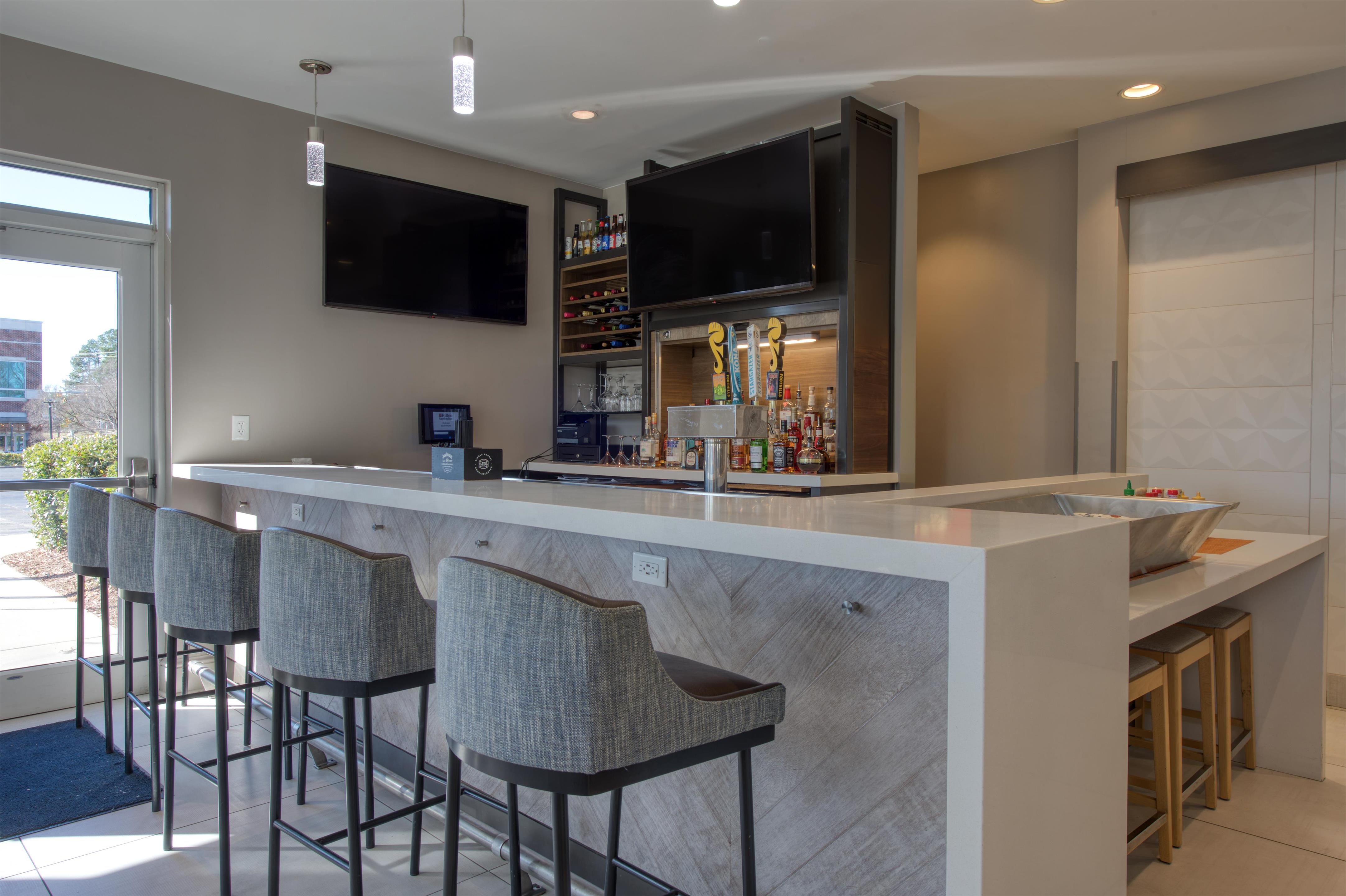 BarLounge | Hilton Garden Inn Durham Southpoint